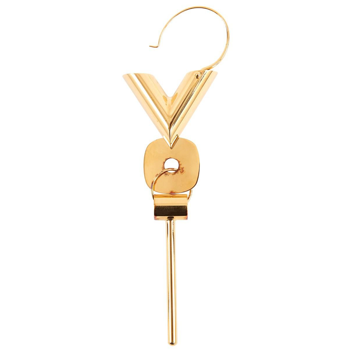 Louis Vuitton Essential V Earrings in Gold (Metallic) - Lyst