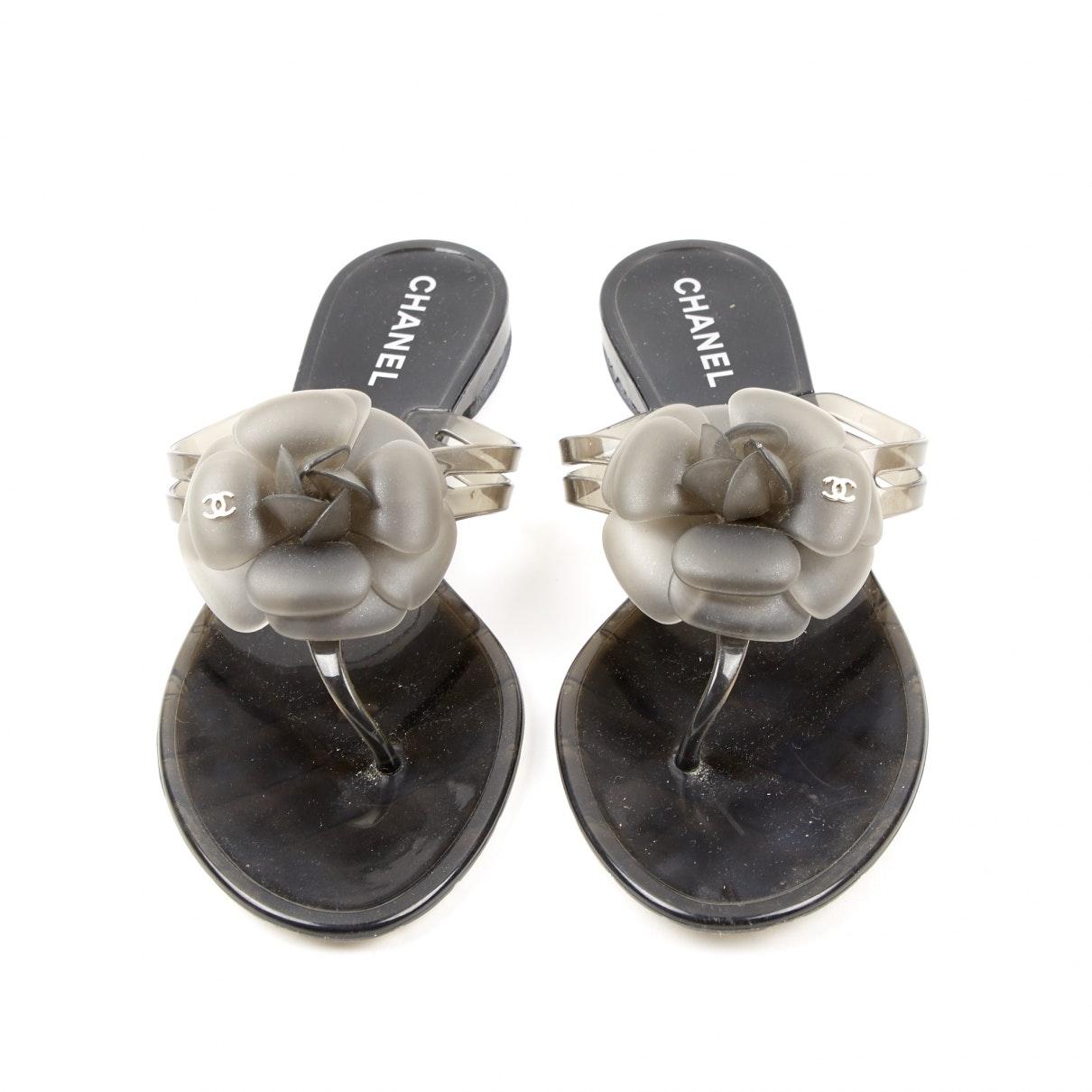 chanel rubber flip flops