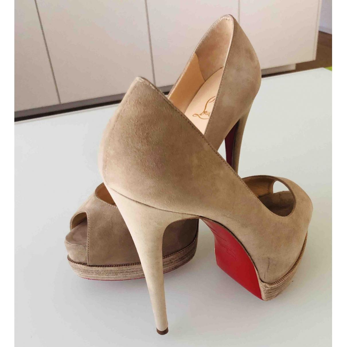 Christian Louboutin Suede Very Privé Heels in Beige (Natural) - Lyst