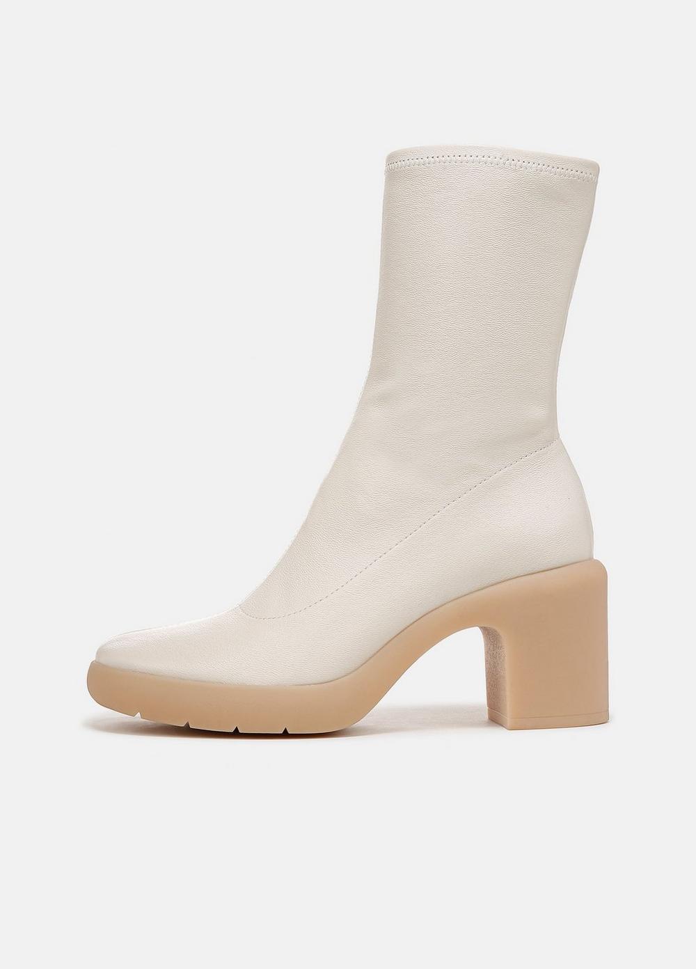 Vince Mandy Leather Ankle Boot in White | Lyst