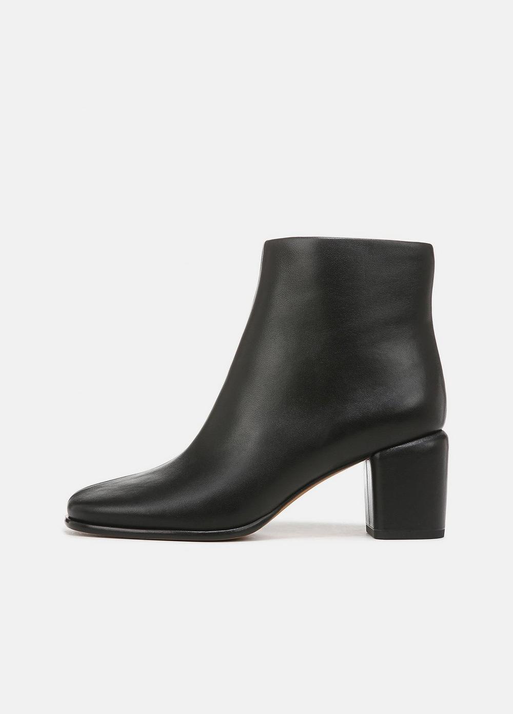 Vince Maggie Leather Boot in Black | Lyst