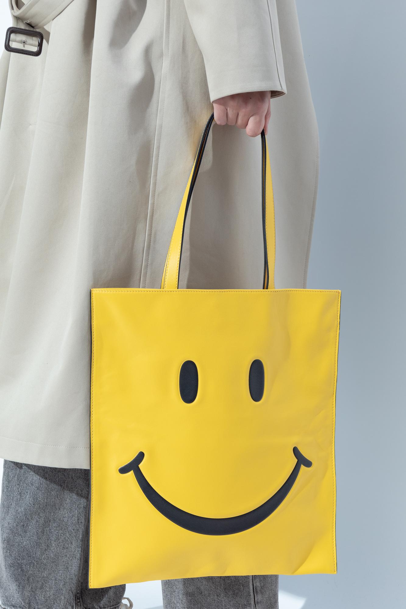 【関税込み】moschino SMILEY' SHOPPING BAG 27646575_57379760_600.jpg