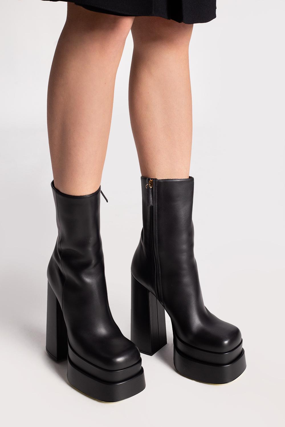 ショートブーツ・ブーティ VERSACE Woman Flat ankle boots Black 75VA3S51ZS901 899 VERSACE(ヴェルサーチェ) ショートブーツ・ブーティ(レディース