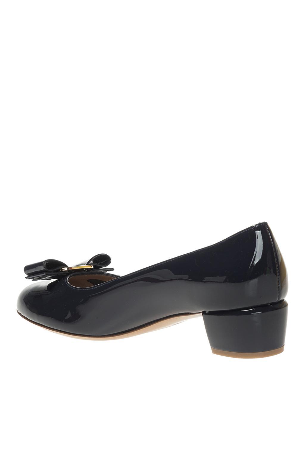 ferragamo navy pumps