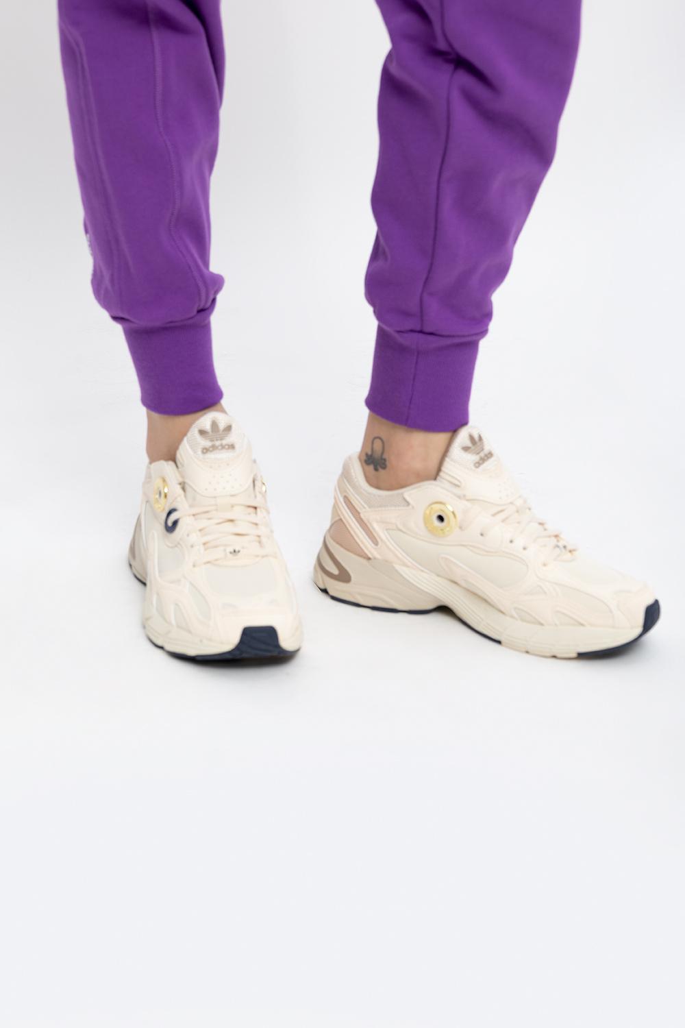 adidas astir sneakers white