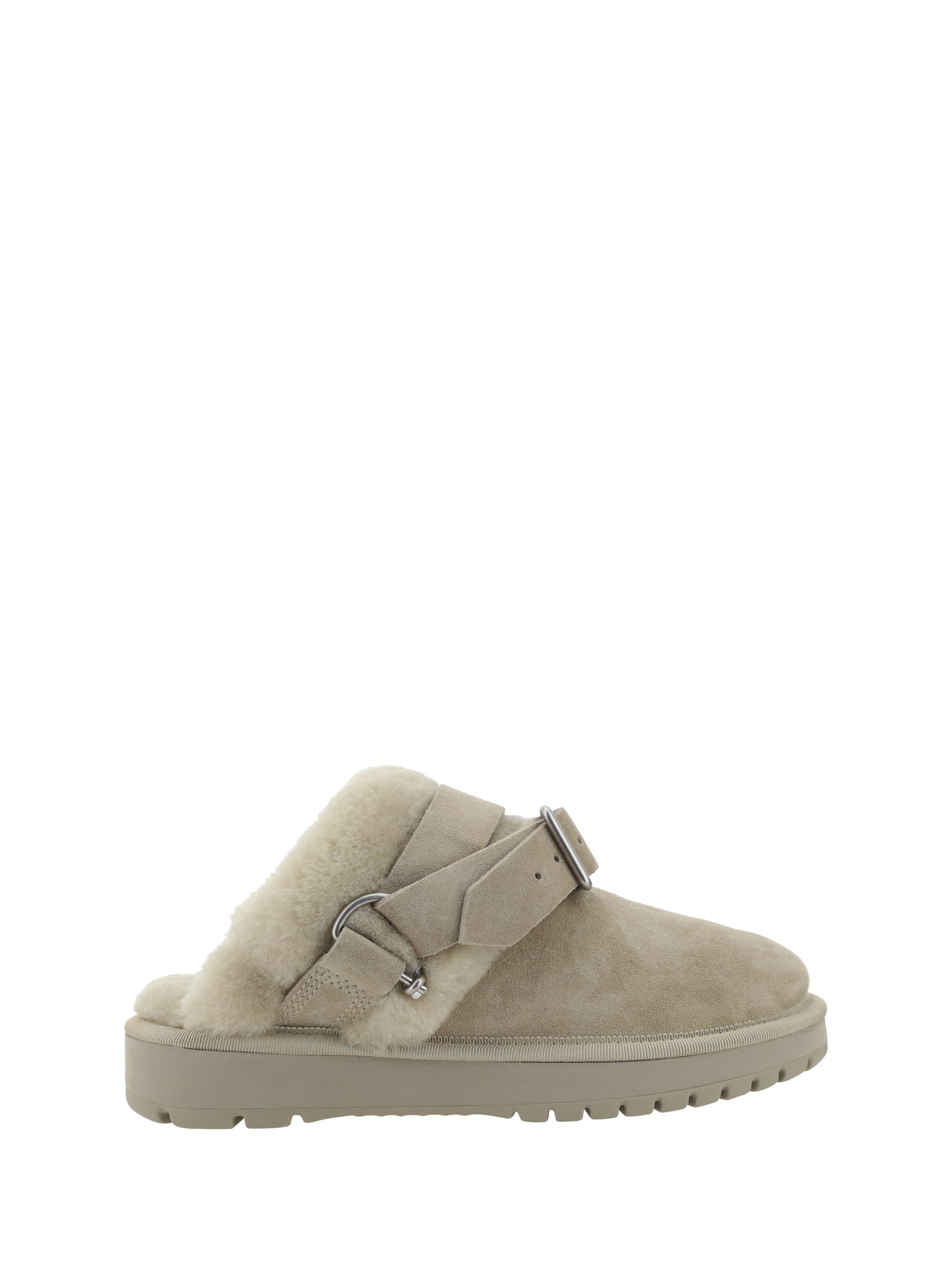サンダル・ミュール Burberry Beige Suede Chubby Slippers Burberry Chubby mule in suede and beige shearling | TheDoubleF