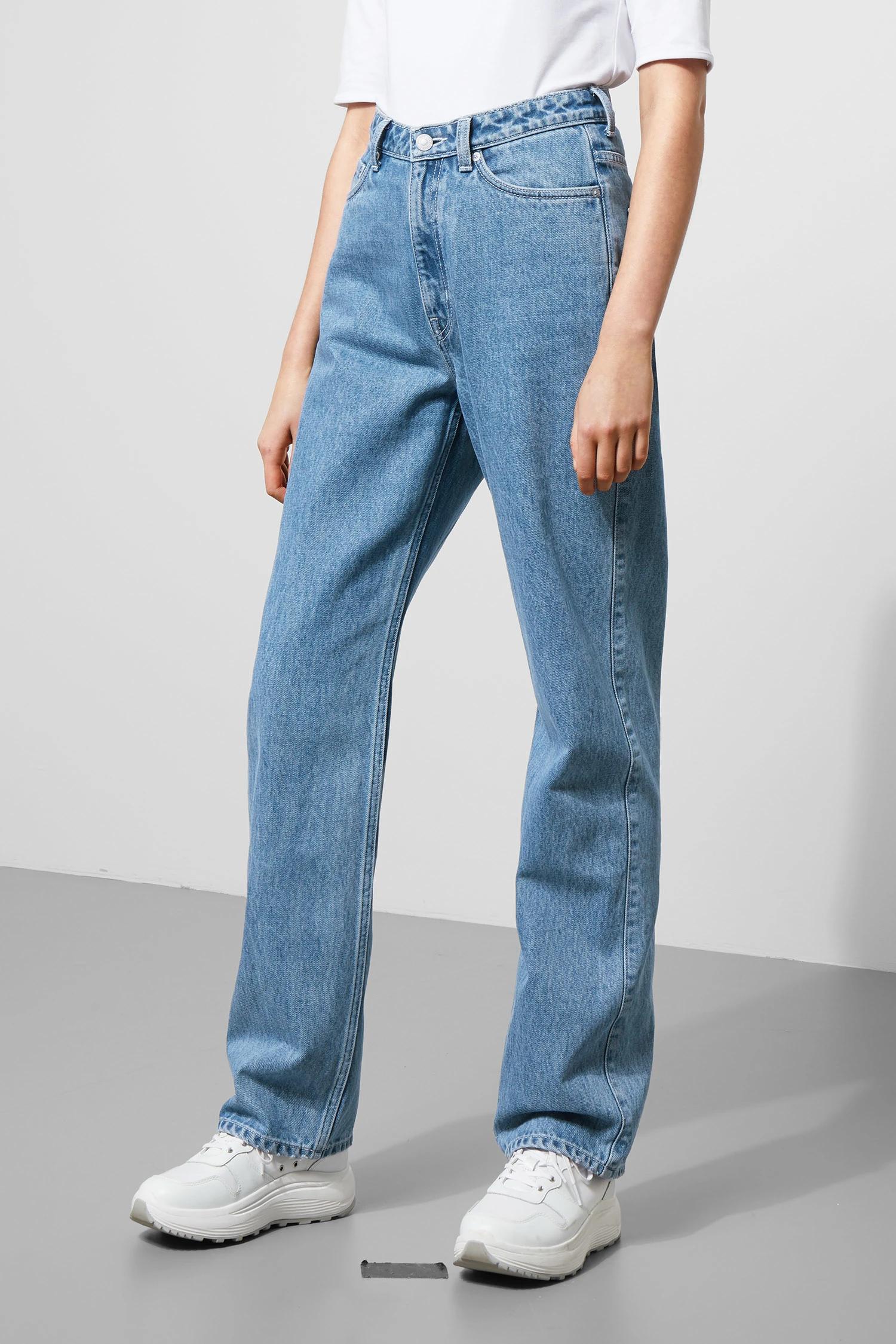 row sky blue jeans