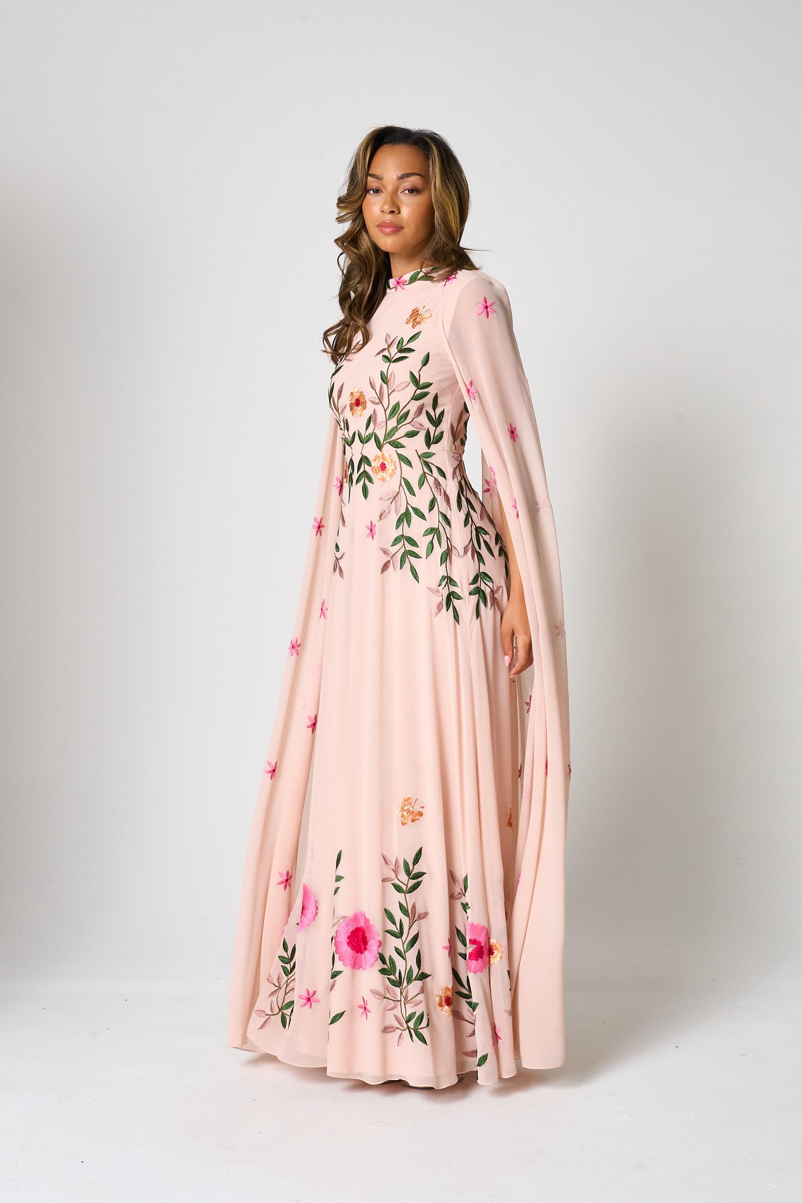 farm rio printed halter maxi dress 4130638280170_010_c_2400x.jpg?v=1648006130