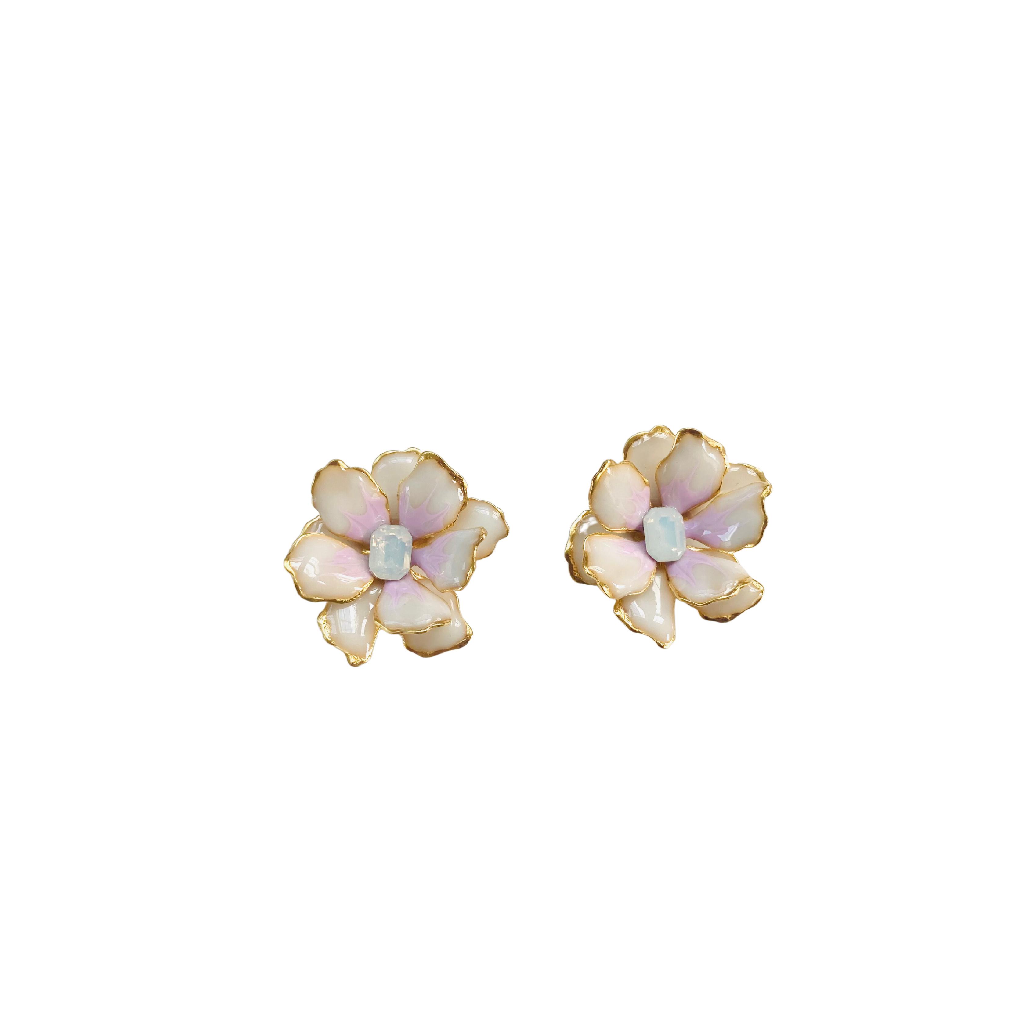 The Pink Reef Small Bone & Lavender Jewel Box Earrings in Metallic | Lyst