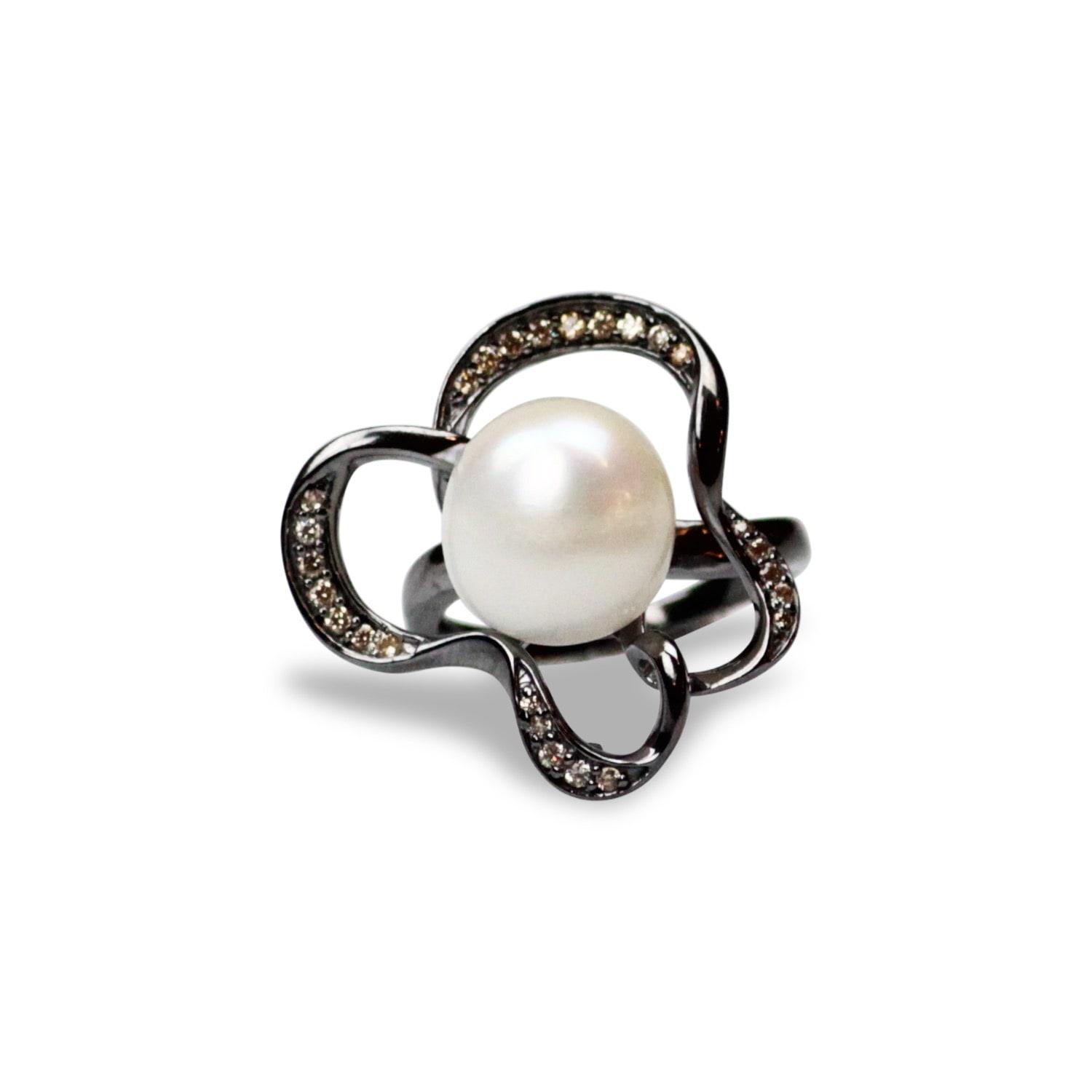 Bellus Domina Sterling Silver Freshwater Pearl Ring in Metallic - Lyst