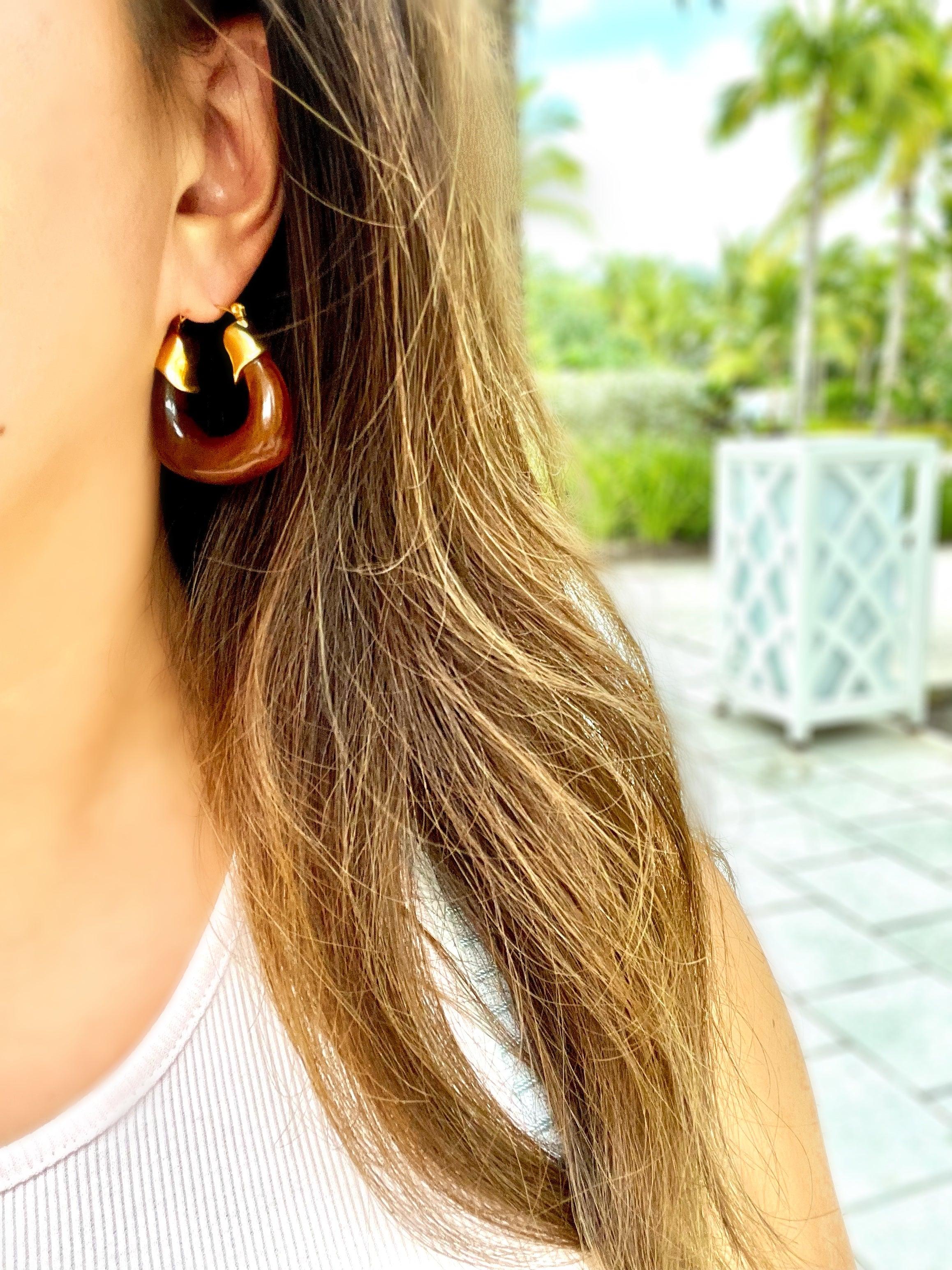 Olivia Le Kylie Acrylic Hoop Earrings in Metallic | Lyst UK