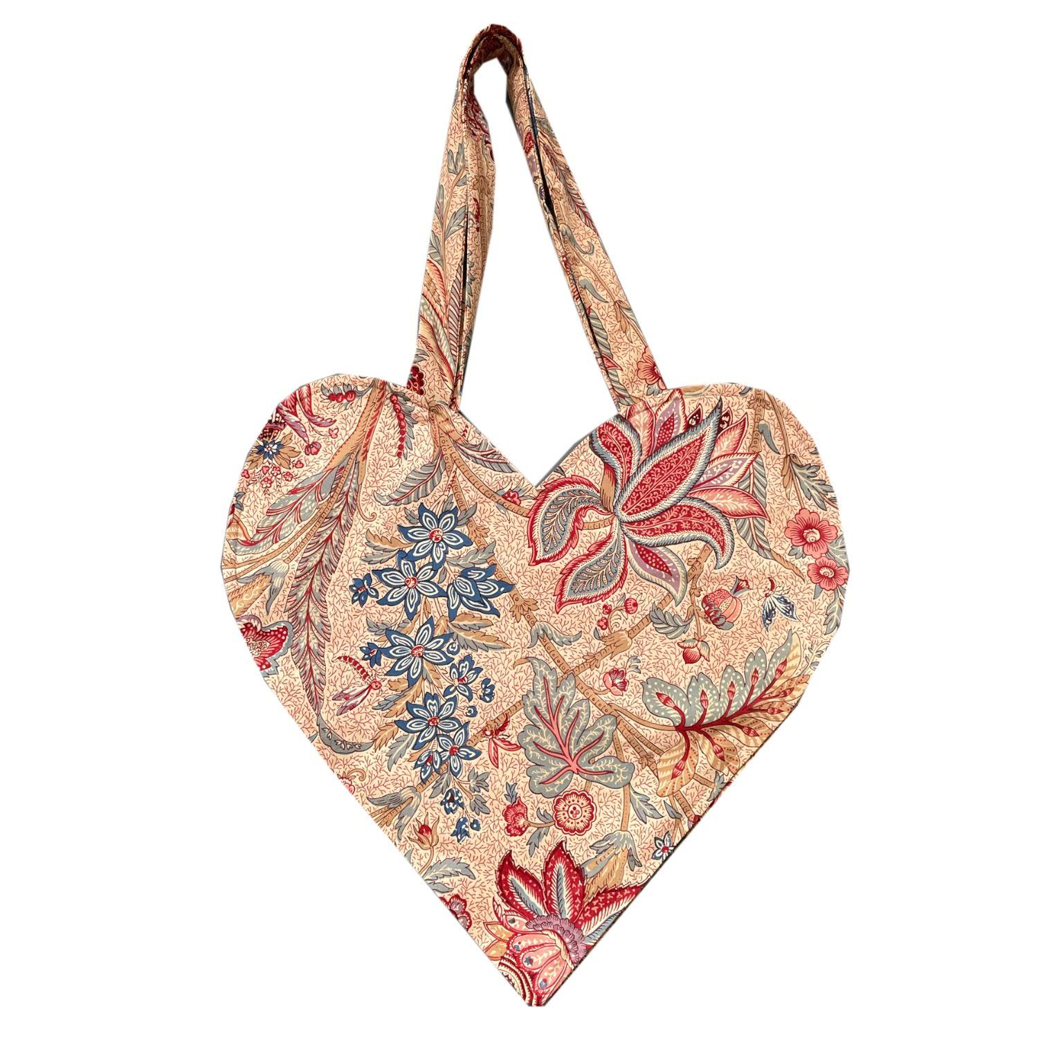 Studio Courtenay Beige Paisley Print Heart Shaped Tote Bag in Pink Lyst