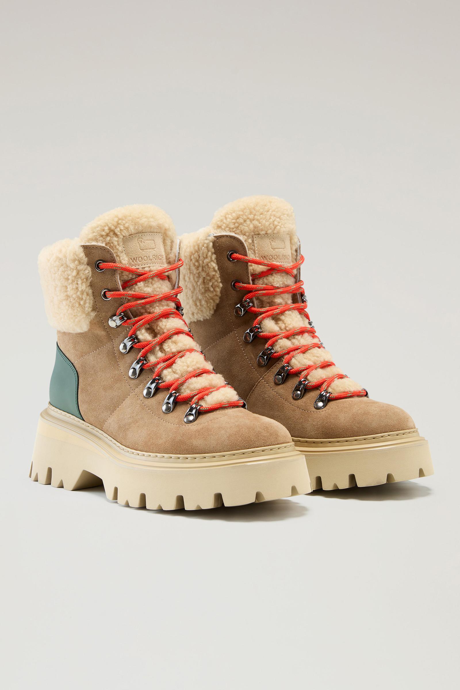 Sheepskin on sale hiking boots
