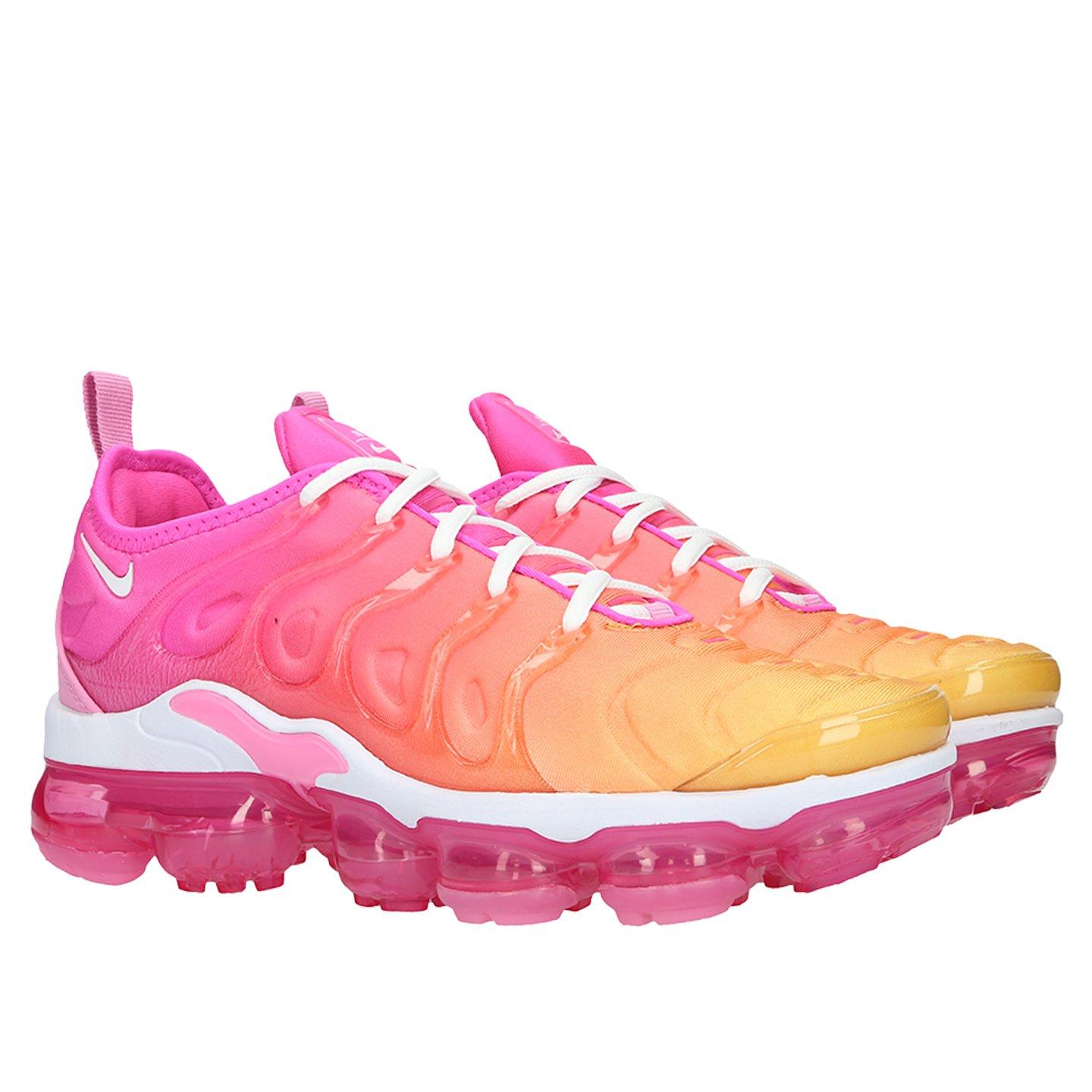 white and pink vapormax plus