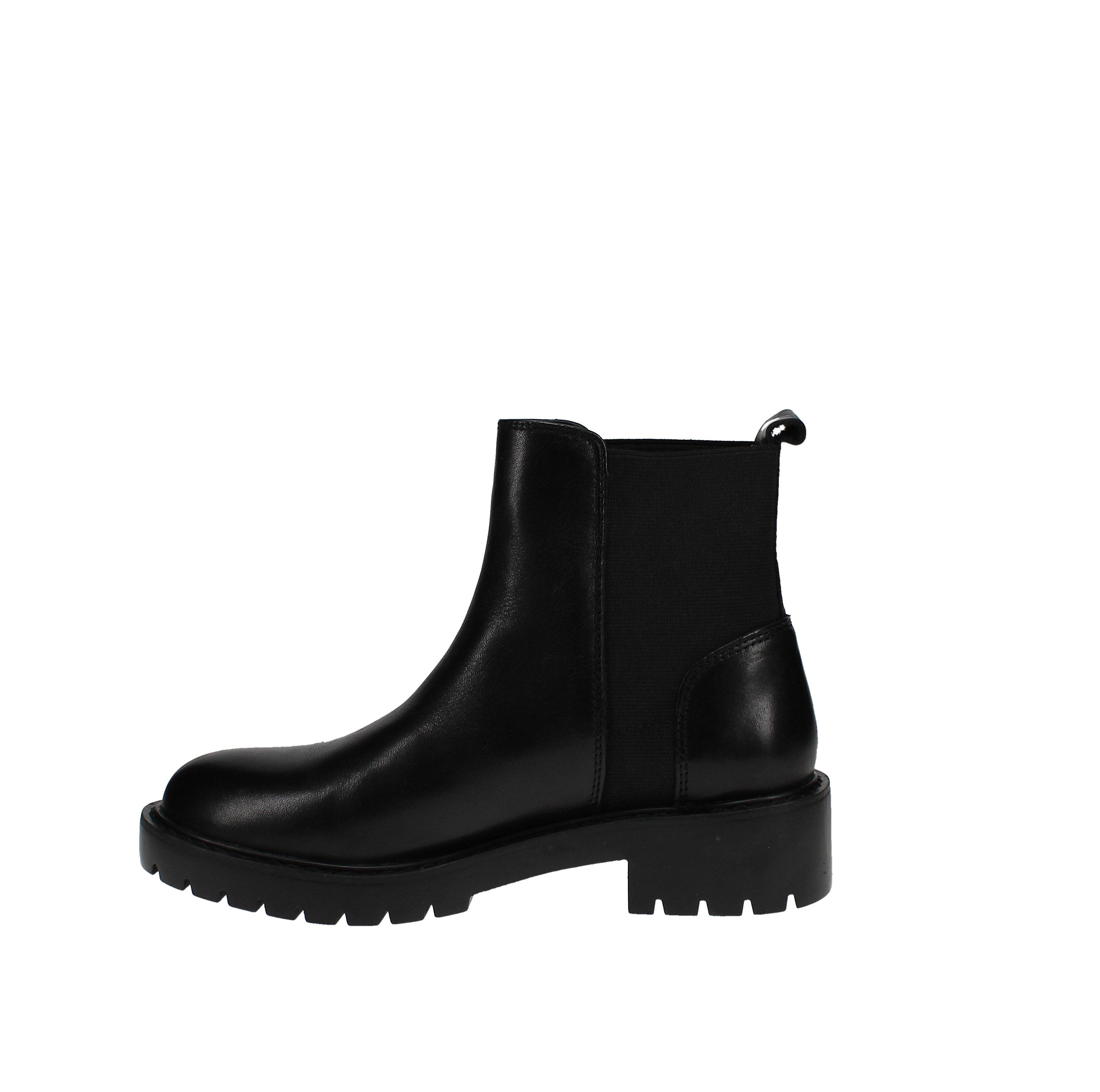 gliding boot steve madden