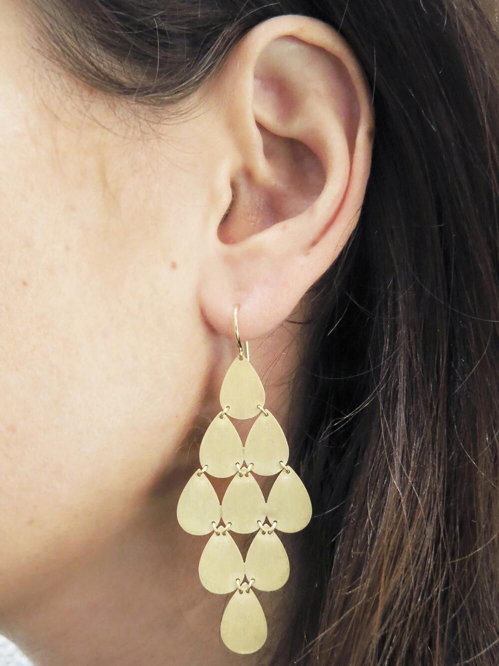 Lyst Irene Neuwirth Signature Large Teardrop Chandelier Earrings Large Teardrop Chandelier Earrings Lyst View Fullscreen
