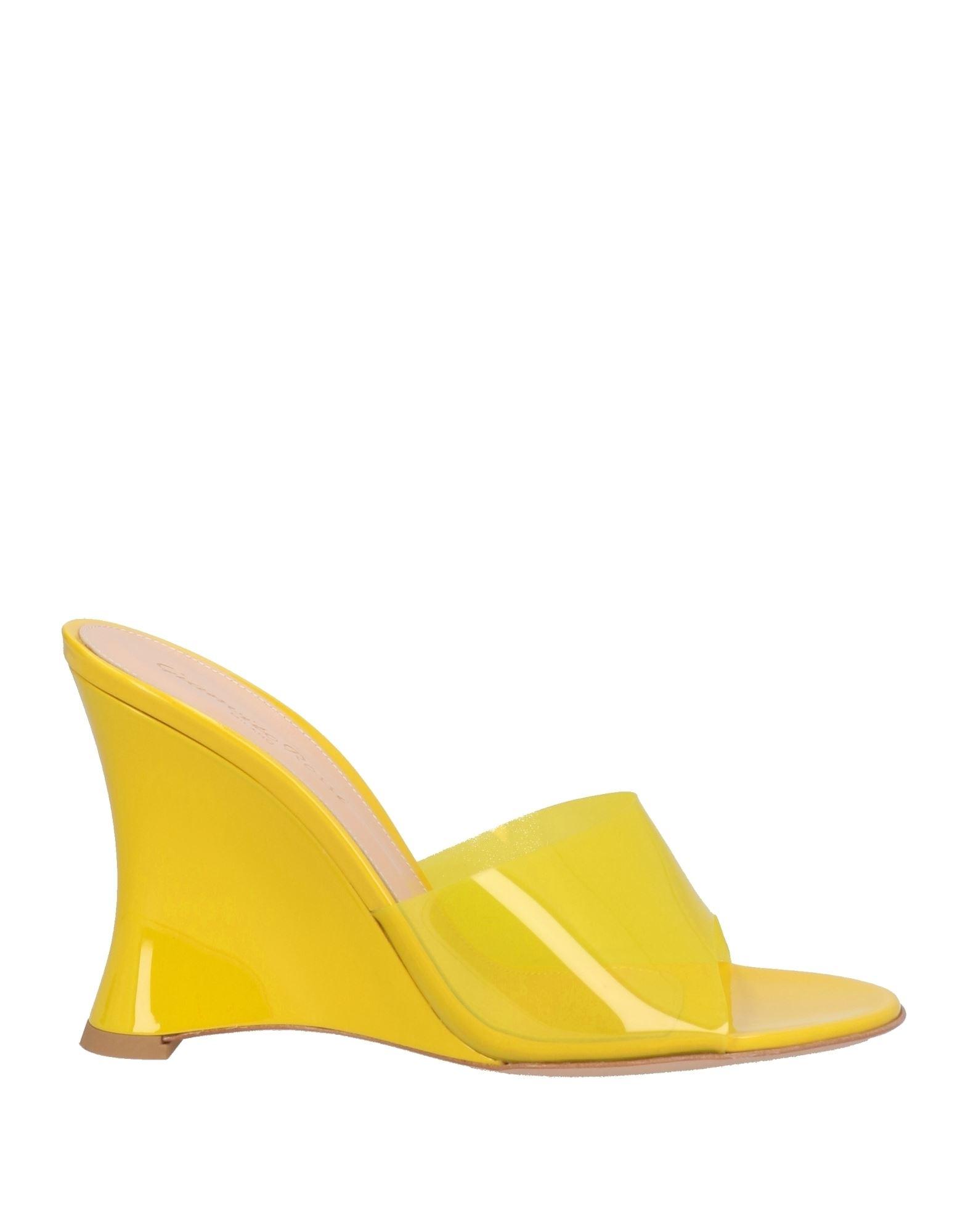 Gianvito Rossi Sandals in Yellow Lyst
