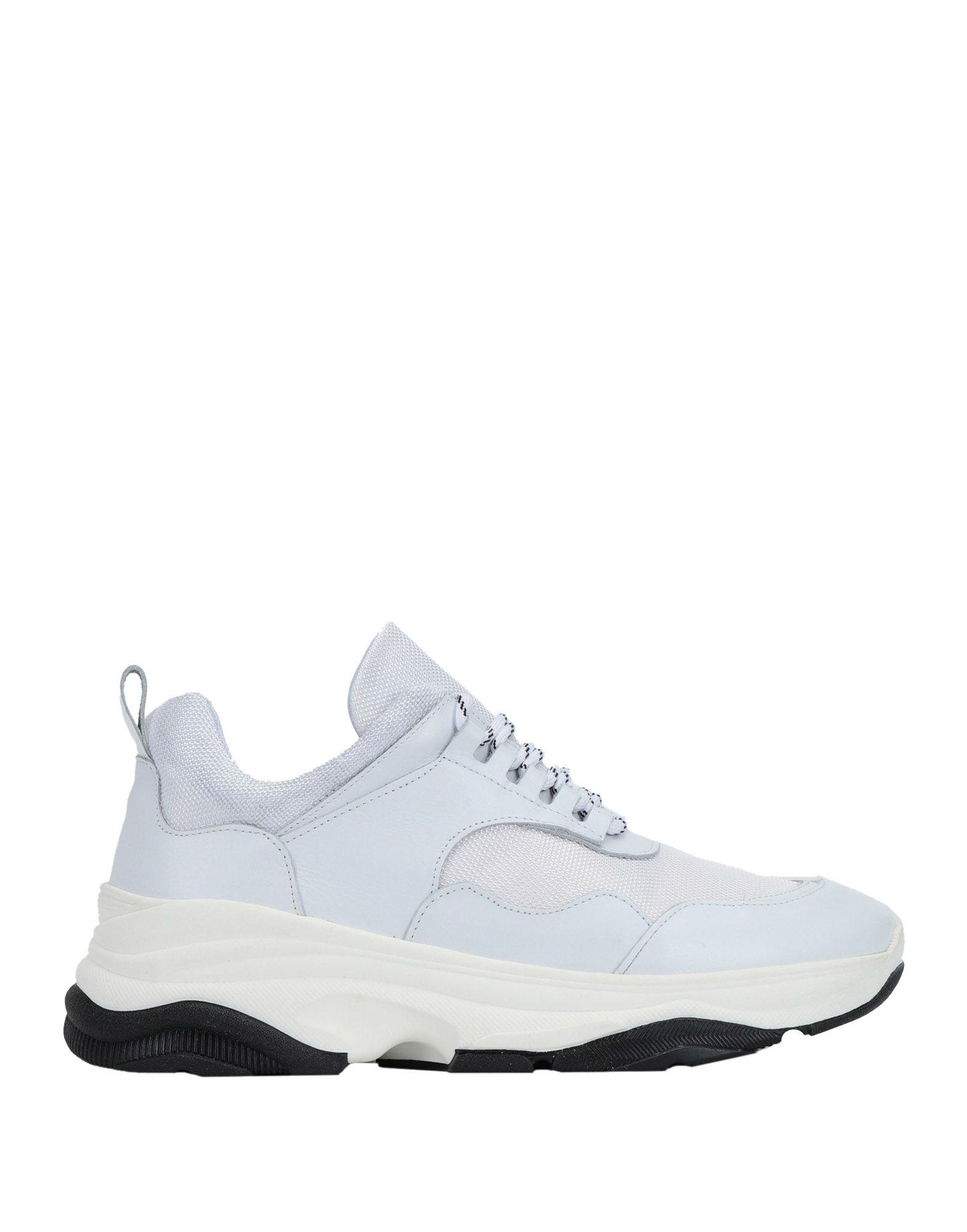 sammy low top sneaker