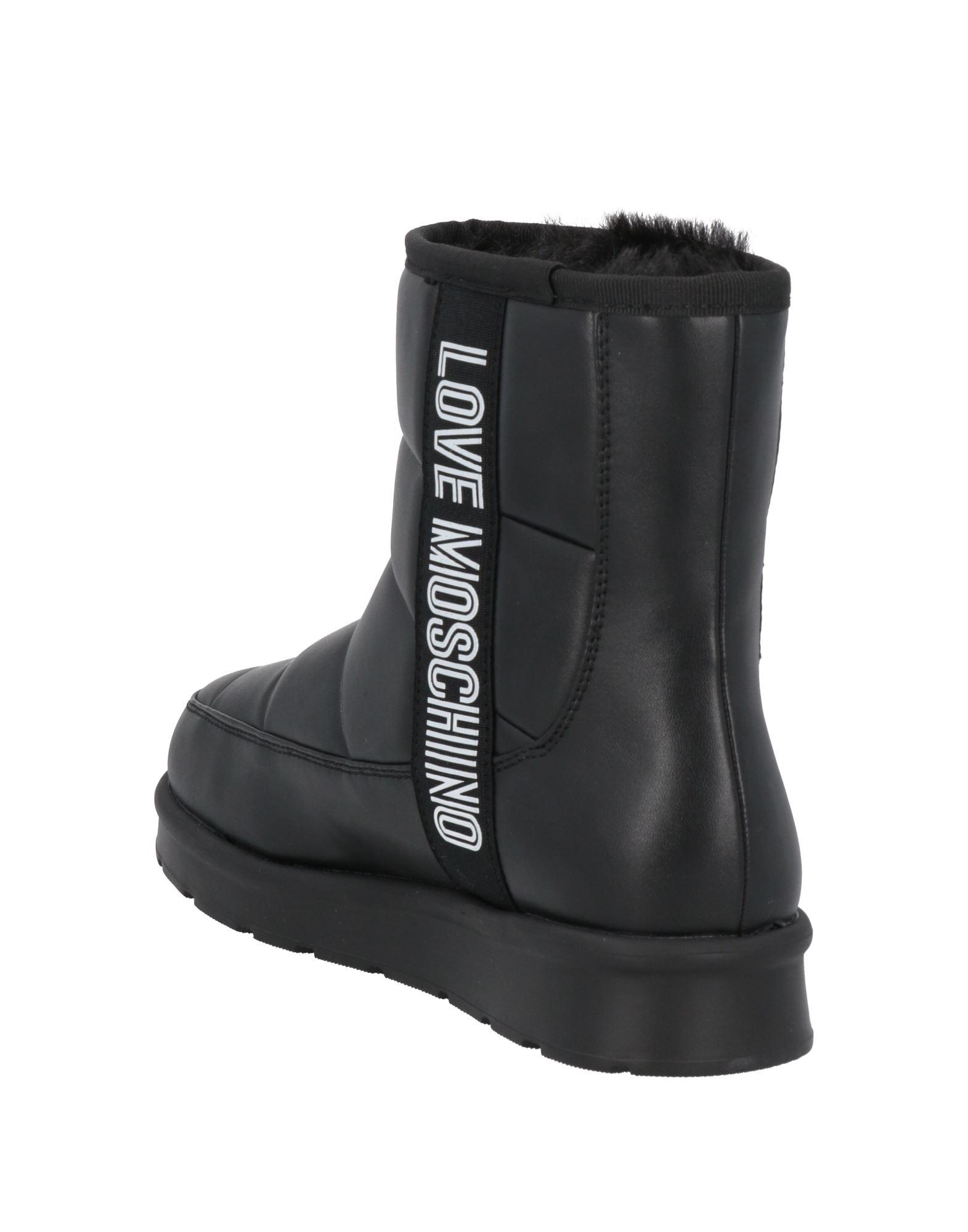Moschino moon boots deals