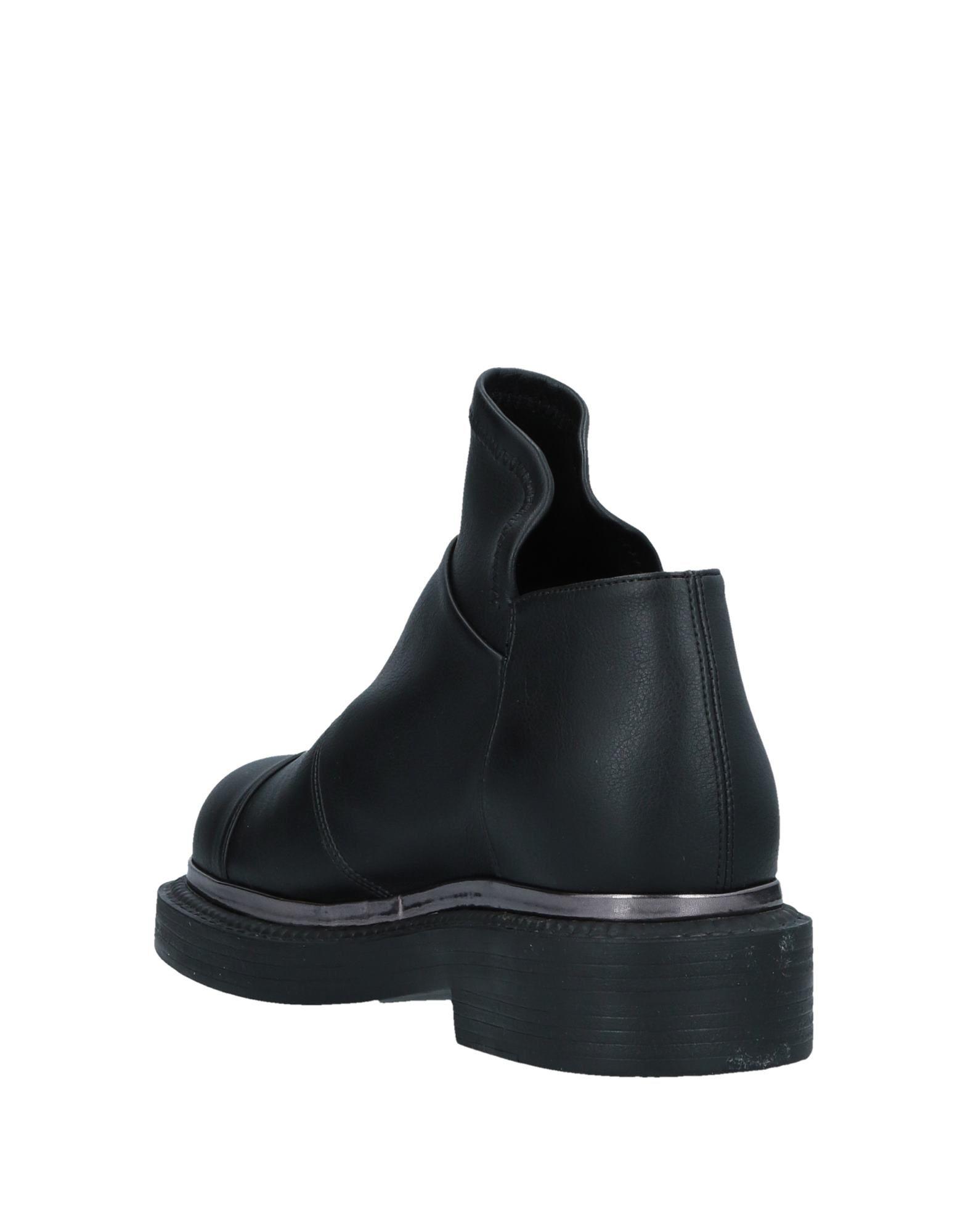 Grey Mer Leather Ankle Boots in Black 