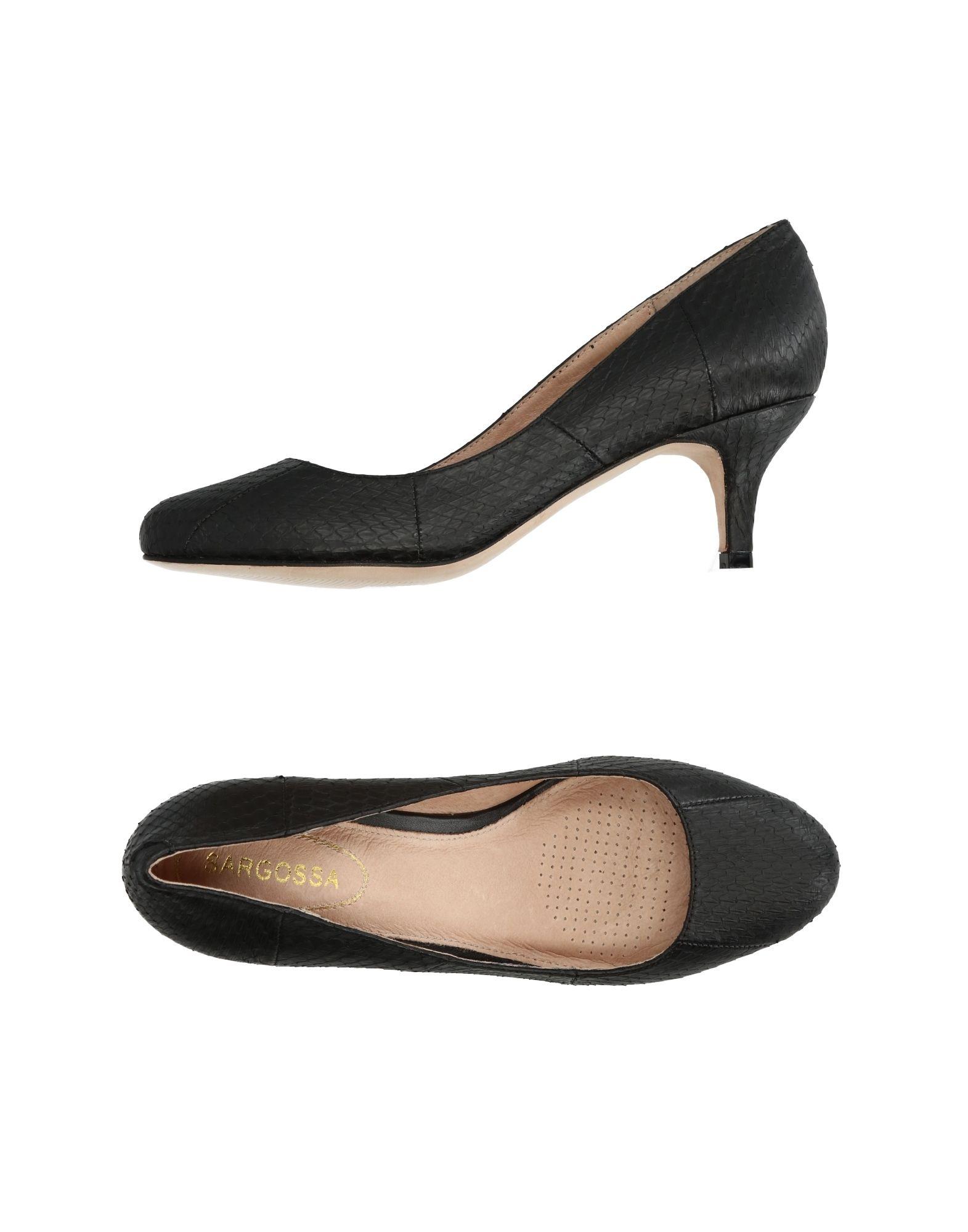 Leather Pump in Black -