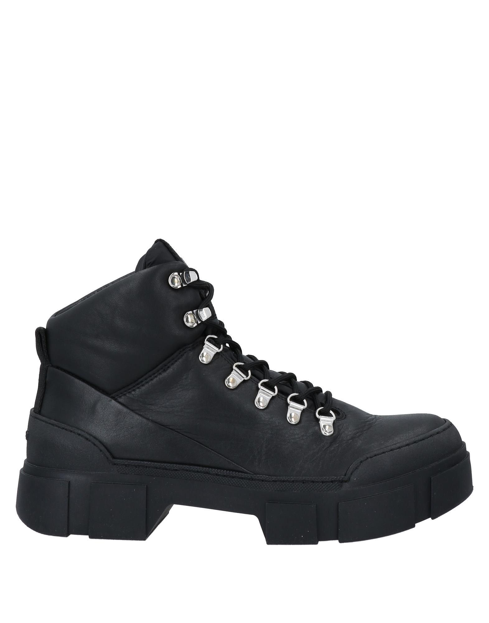 Vic Matié Ankle Boots in Black - Lyst