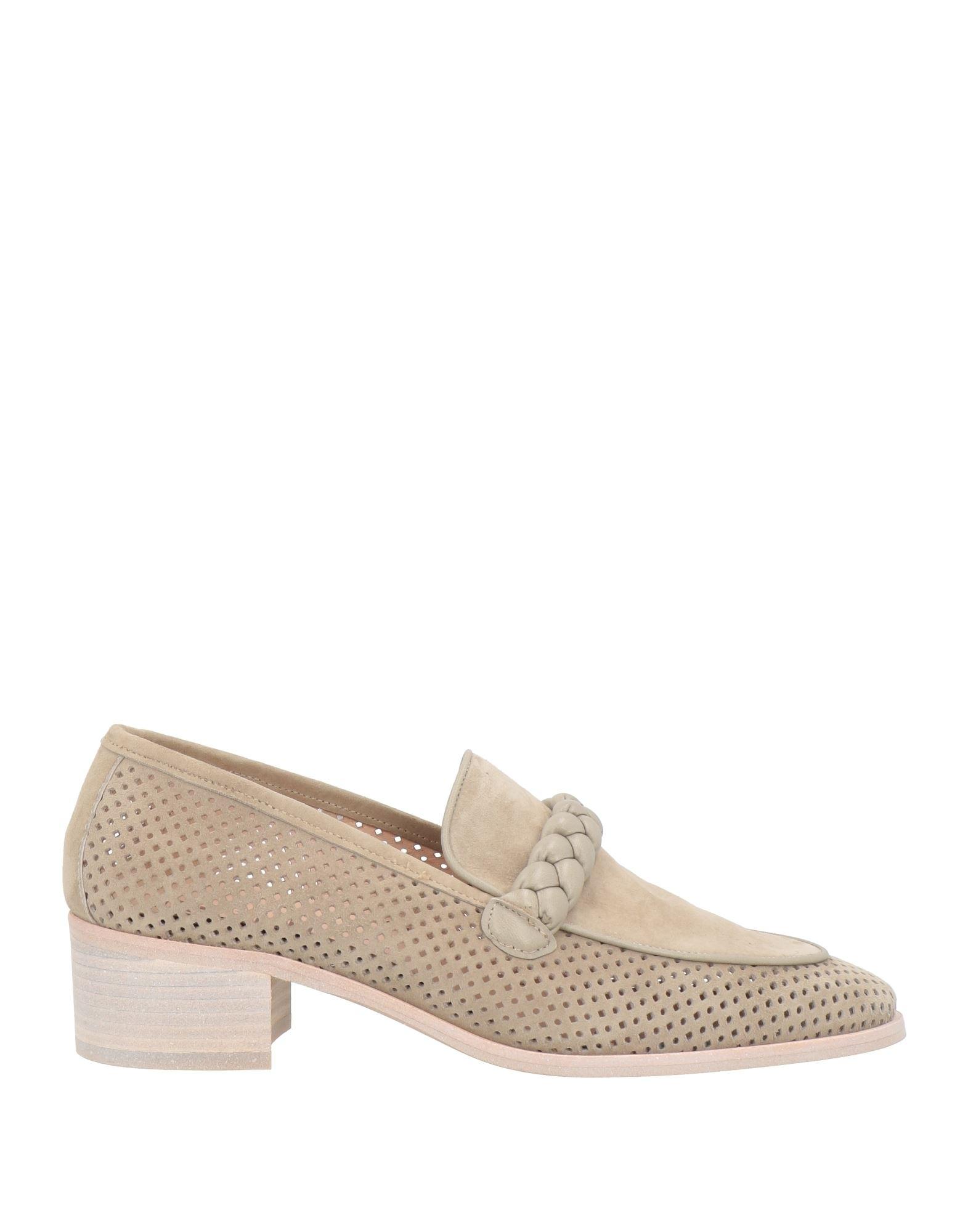 Pertini Loafer in Natural | Lyst