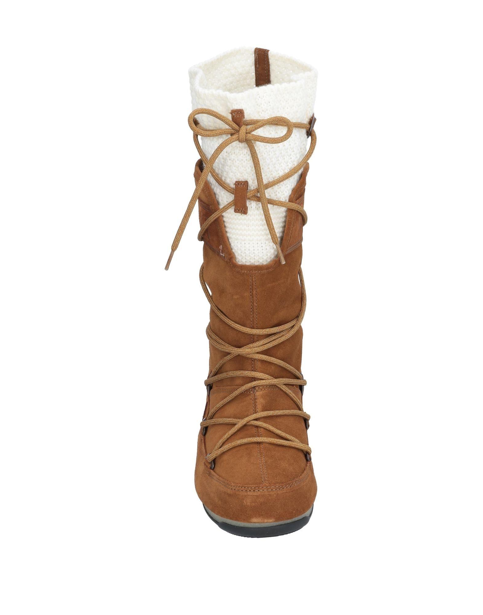 moon boot camel
