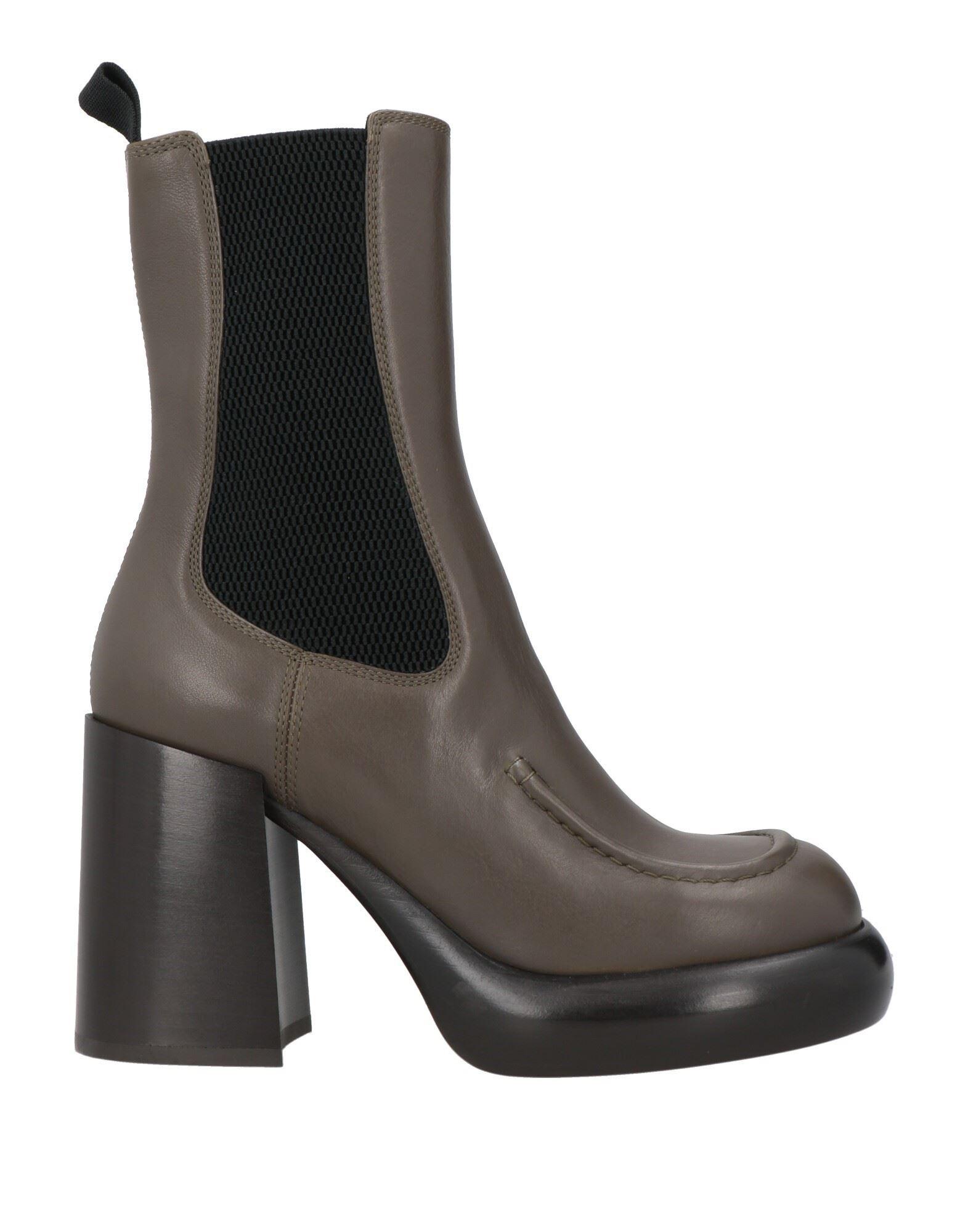 ショートブーツ・ブーティ Burberry FW25 Black leather ankle boots (8042363 A1189) Burberry Ankle boots for Women | Online Sale up to 48% off