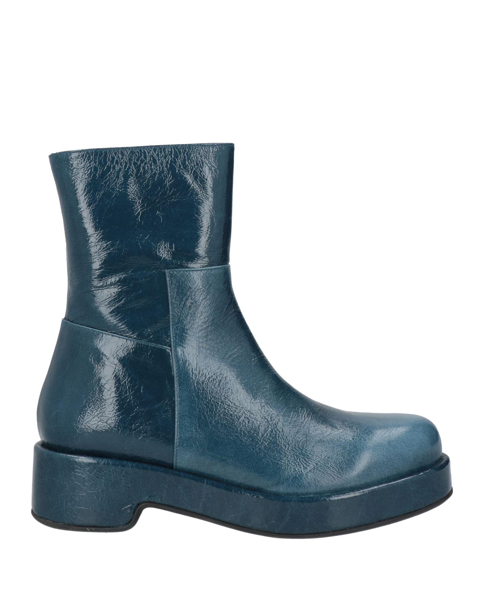 Paloma leather ankle boot hotsell