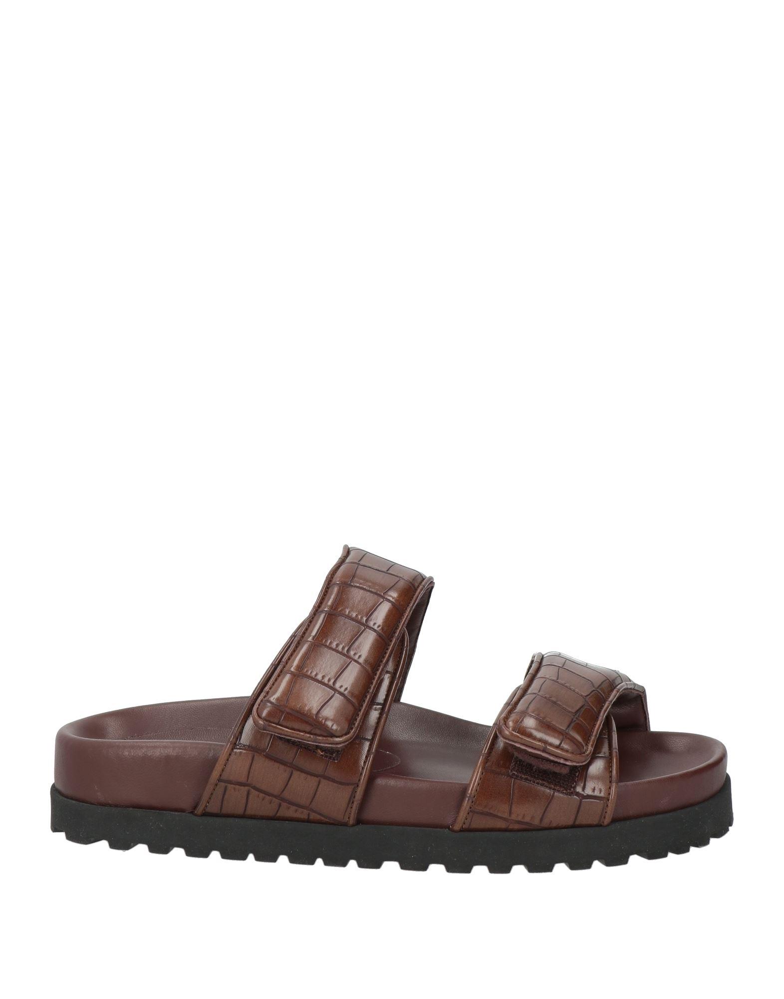 サンダル・ミュール GIA BORGHINI Women Sandals ROSIE12BIS 4500 BROWN Rosie 12 suede sandals in beige - Gia Borghini | Mytheresa