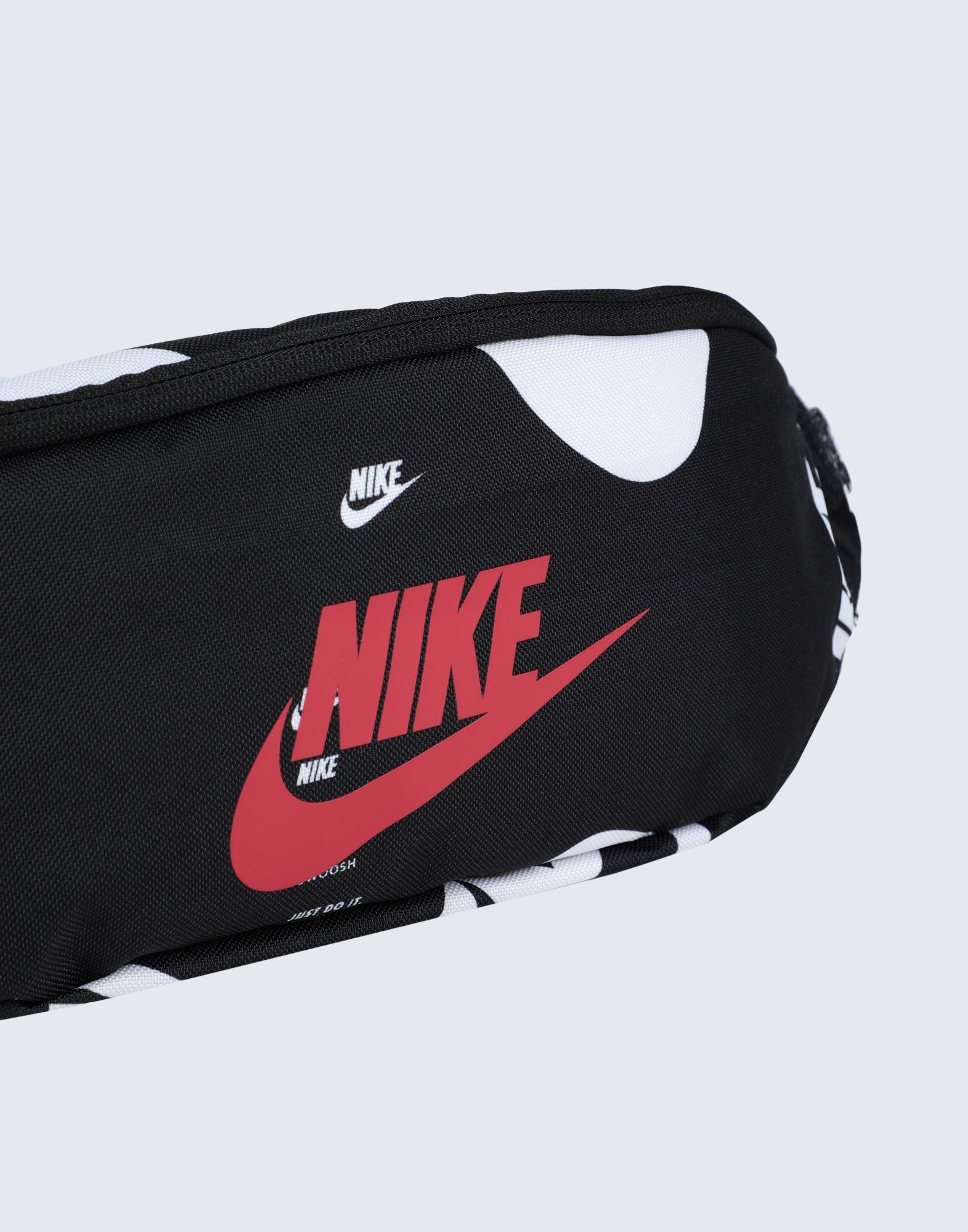 Nike Bum Bag in Black | Lyst