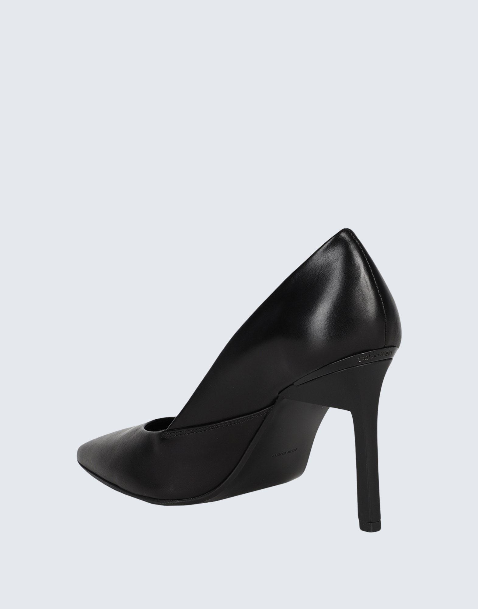 Calvin klein black cheap patent leather pumps