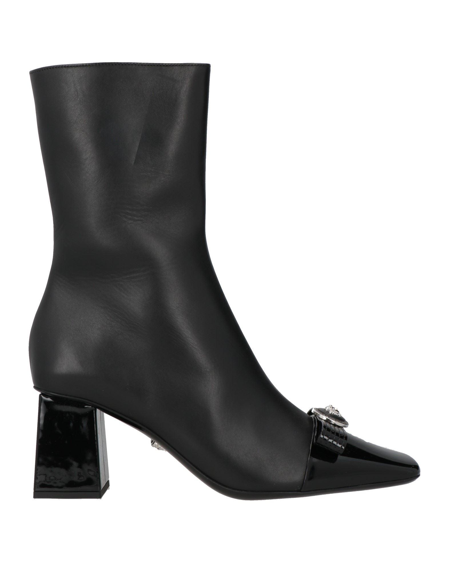 ショートブーツ・ブーティ VERSACE Woman Flat ankle boots Black 75VA3S60ZS867 G89 ソフィー チェーン クチュール ブーツ ブラック,ゴールド