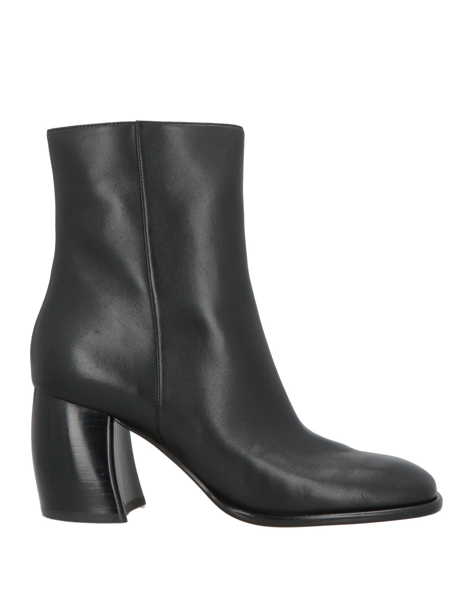 ショートブーツ・ブーティ MICHAEL KORS  Ankle Boots Women Leather Black MICHAEL Michael Kors Ankle boots for Women | Online Sale up