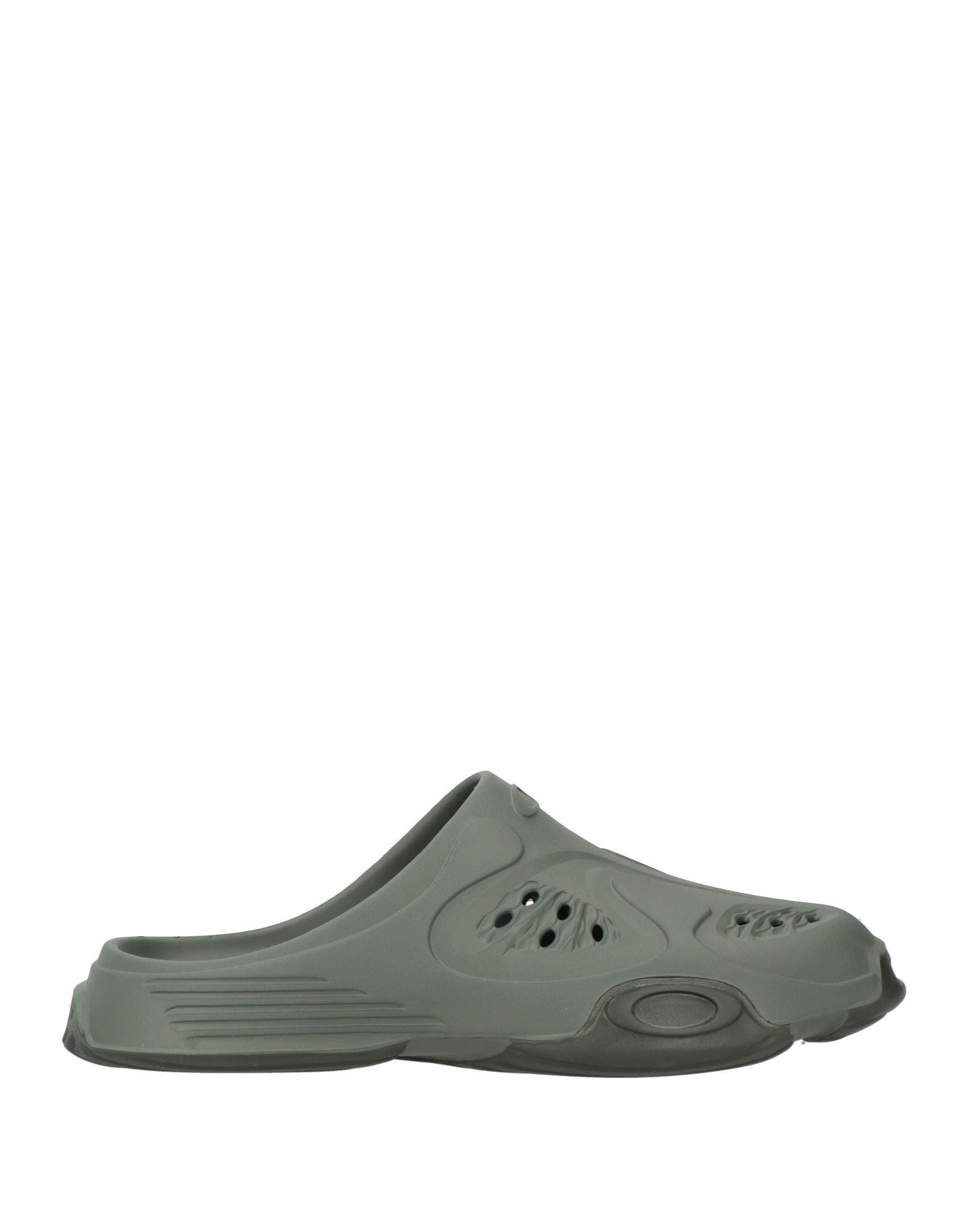 Oakley Slip-on shoes for Men | Online Sale up to 54% off  display picture 1