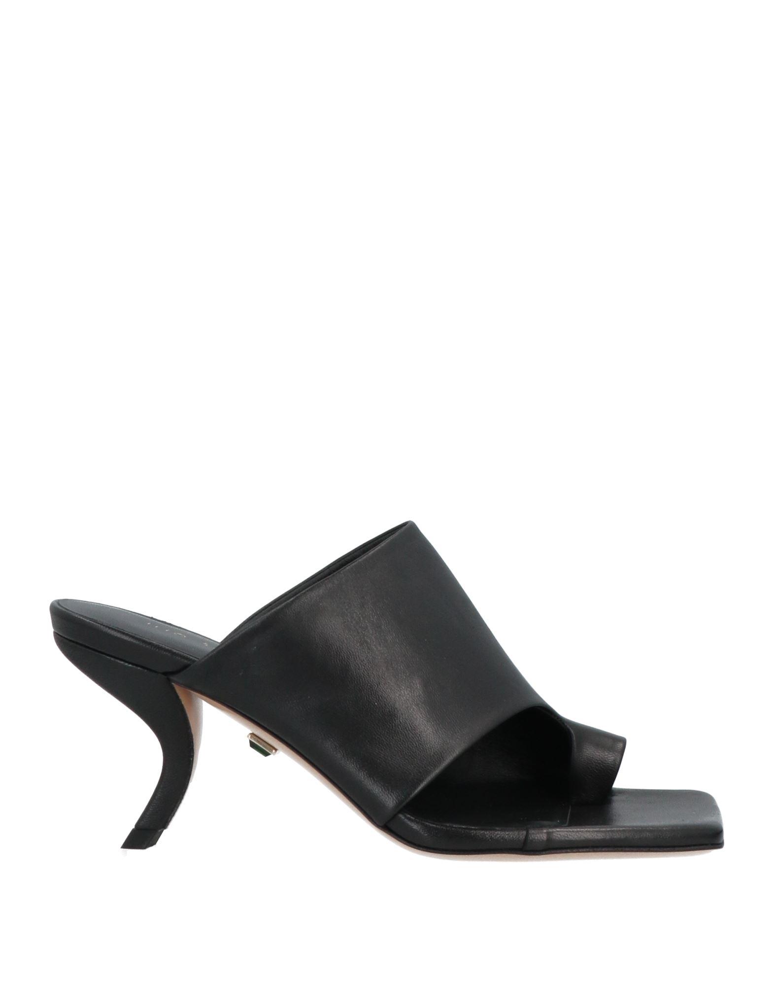 Ilio Smeraldo Toe Strap Sandals in Black | Lyst