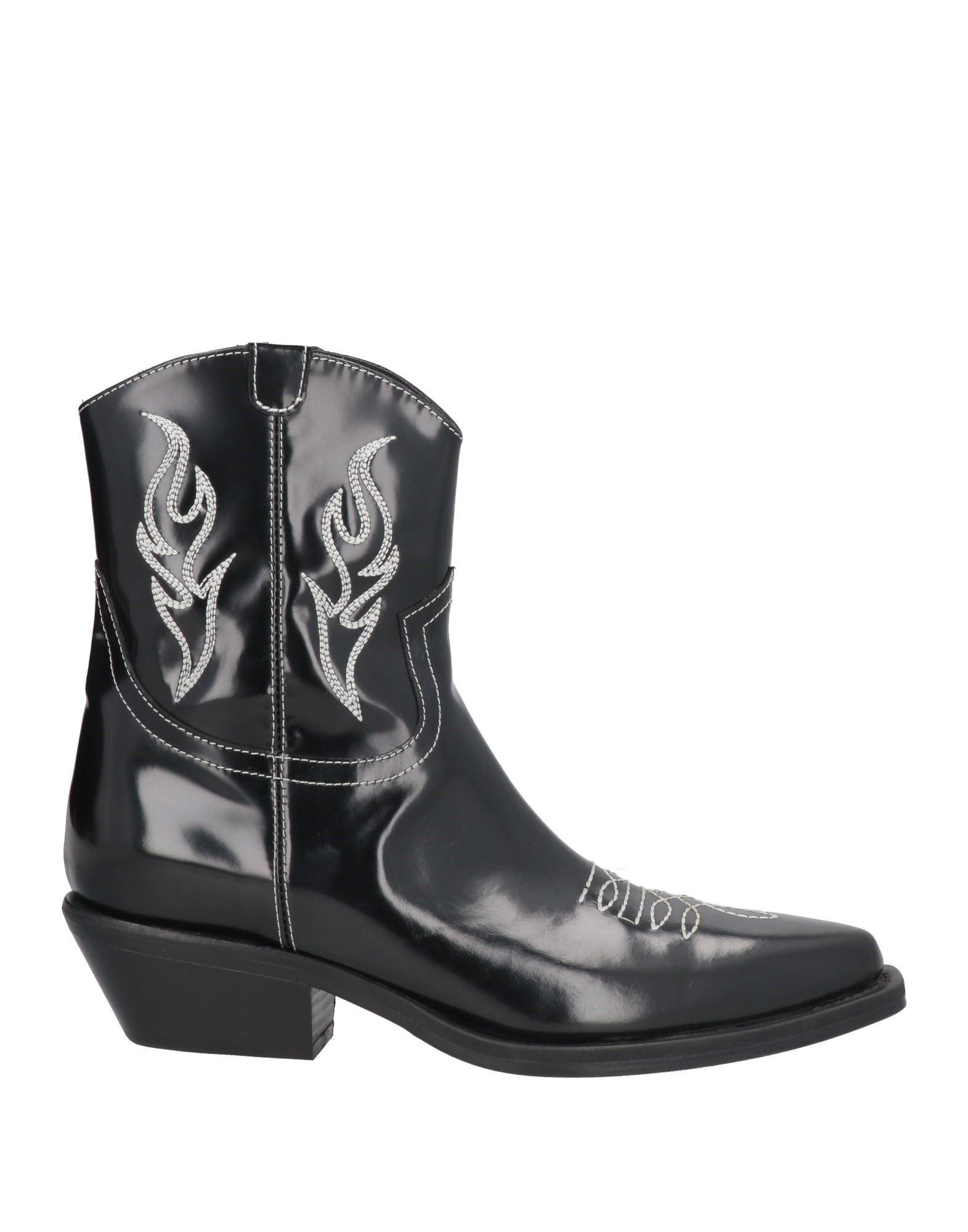 Liviana Conti Ankle boots for Women | Online Sale up to 81