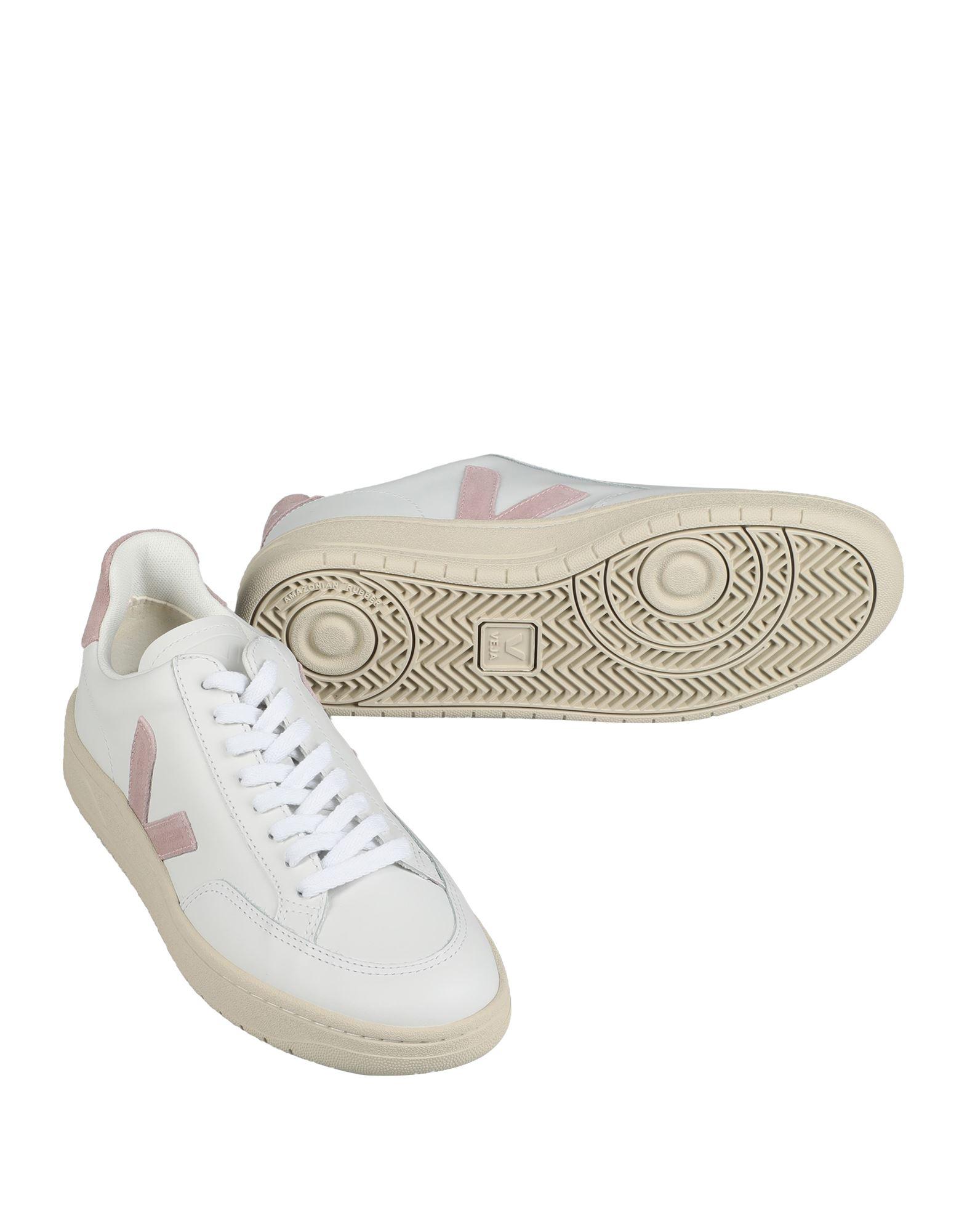 white trainers veja