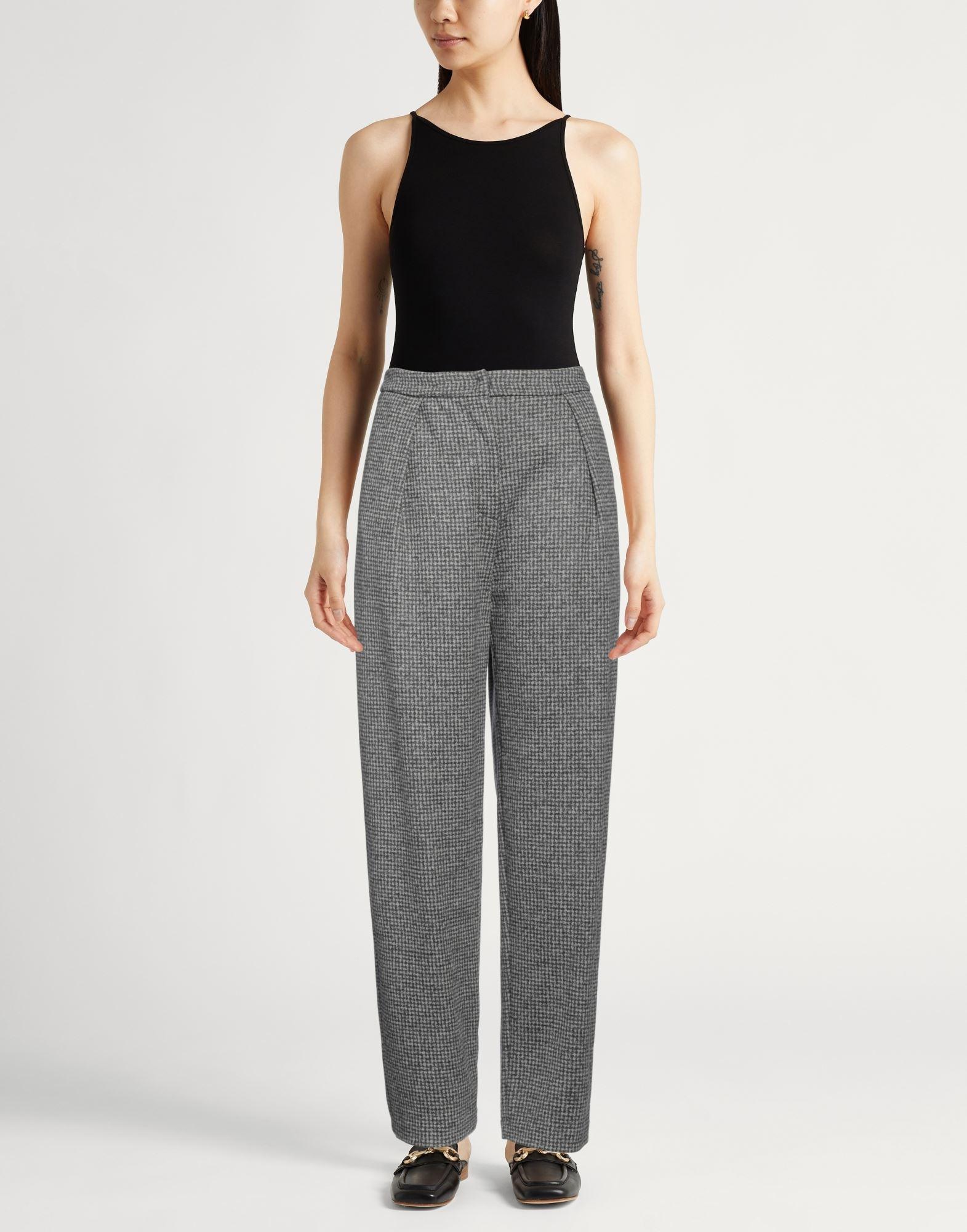 Women's trousers: classic trousers and shorts | Emporio Armani