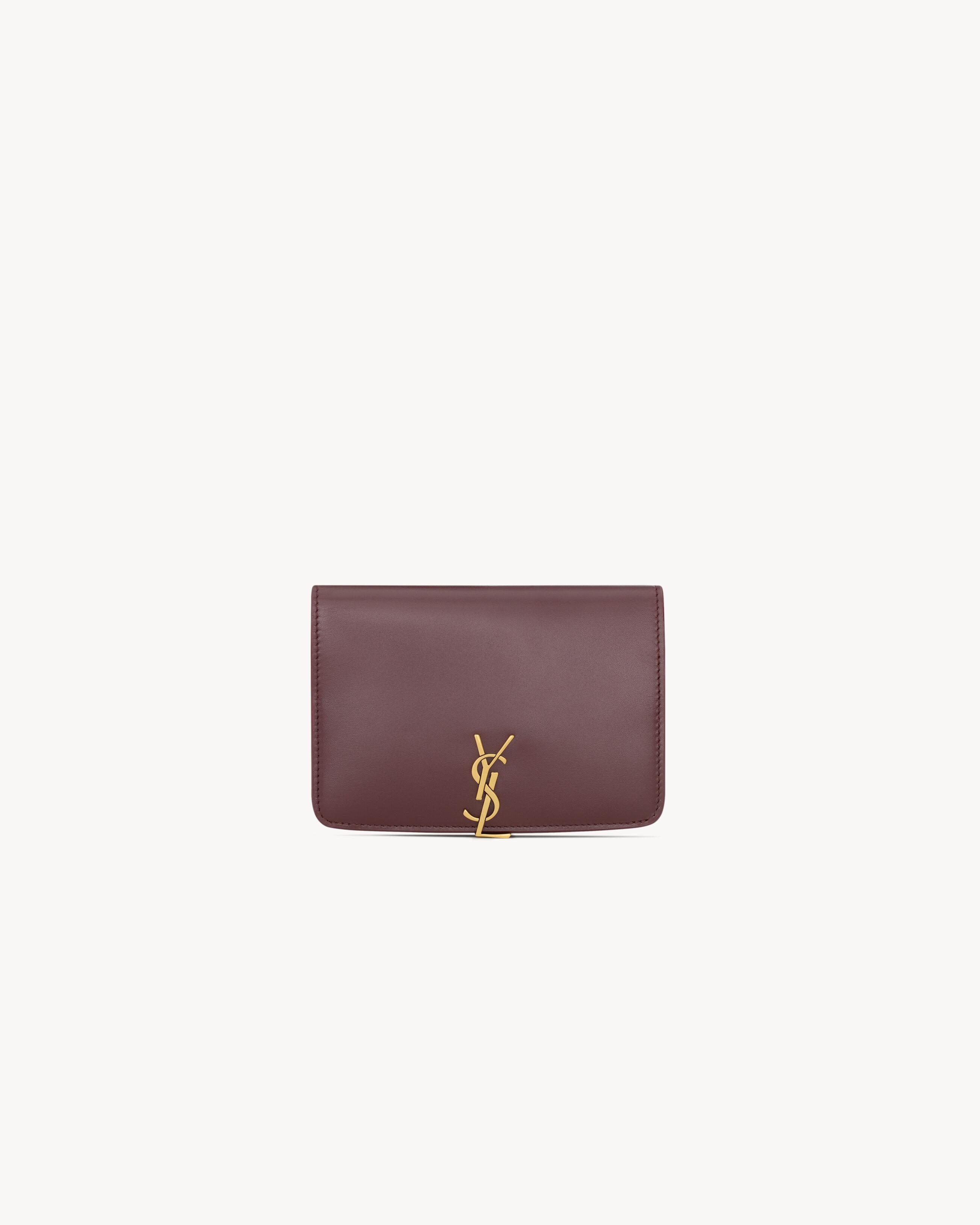 Saint Laurent レディース パープル ヴォルテール パスポートケース 