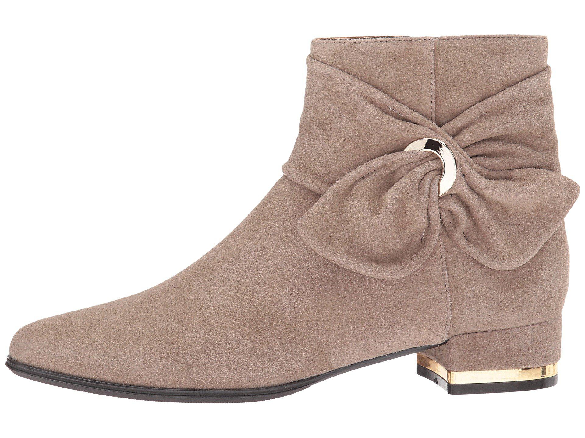 vaneli amik bootie