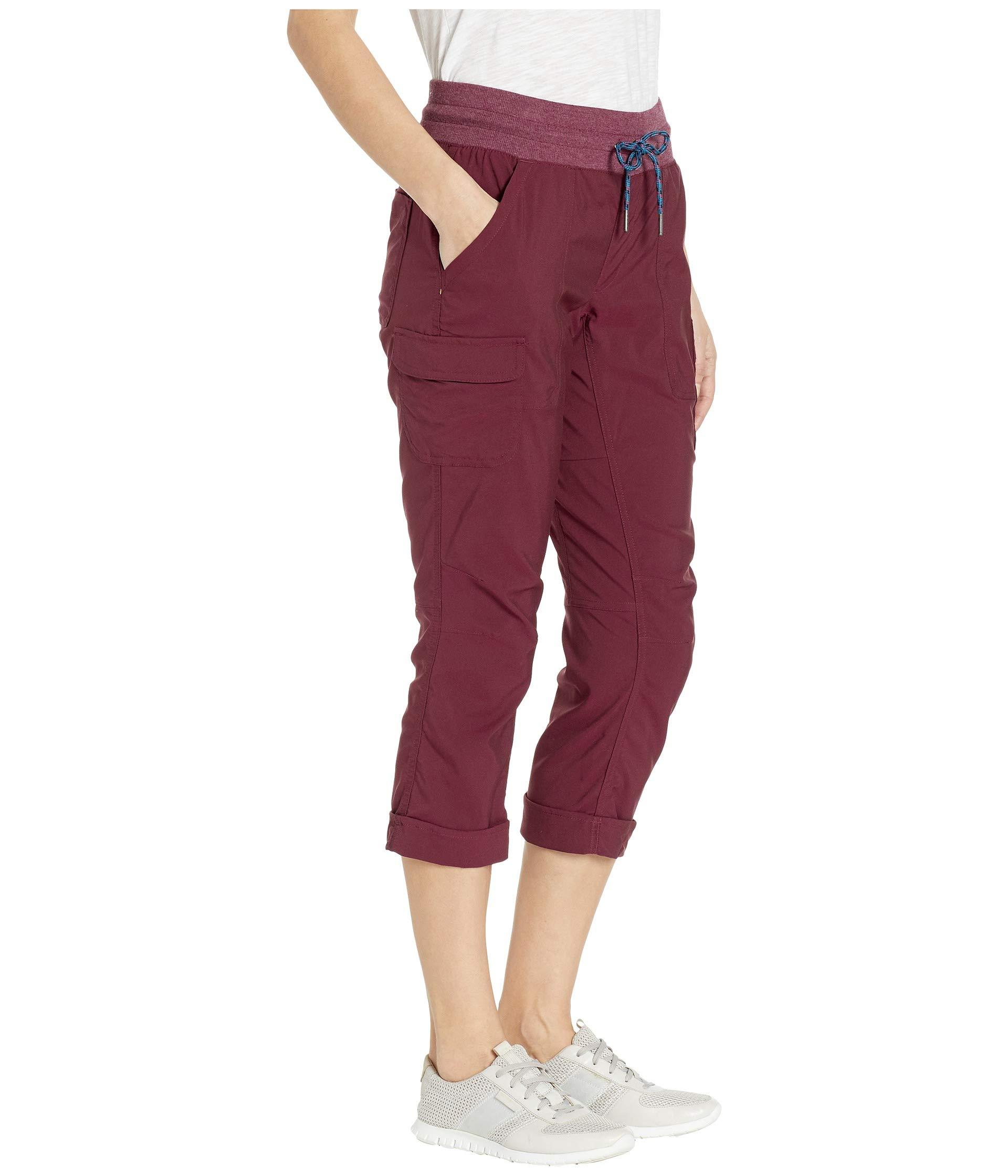 Columbia pull on capris Outlet