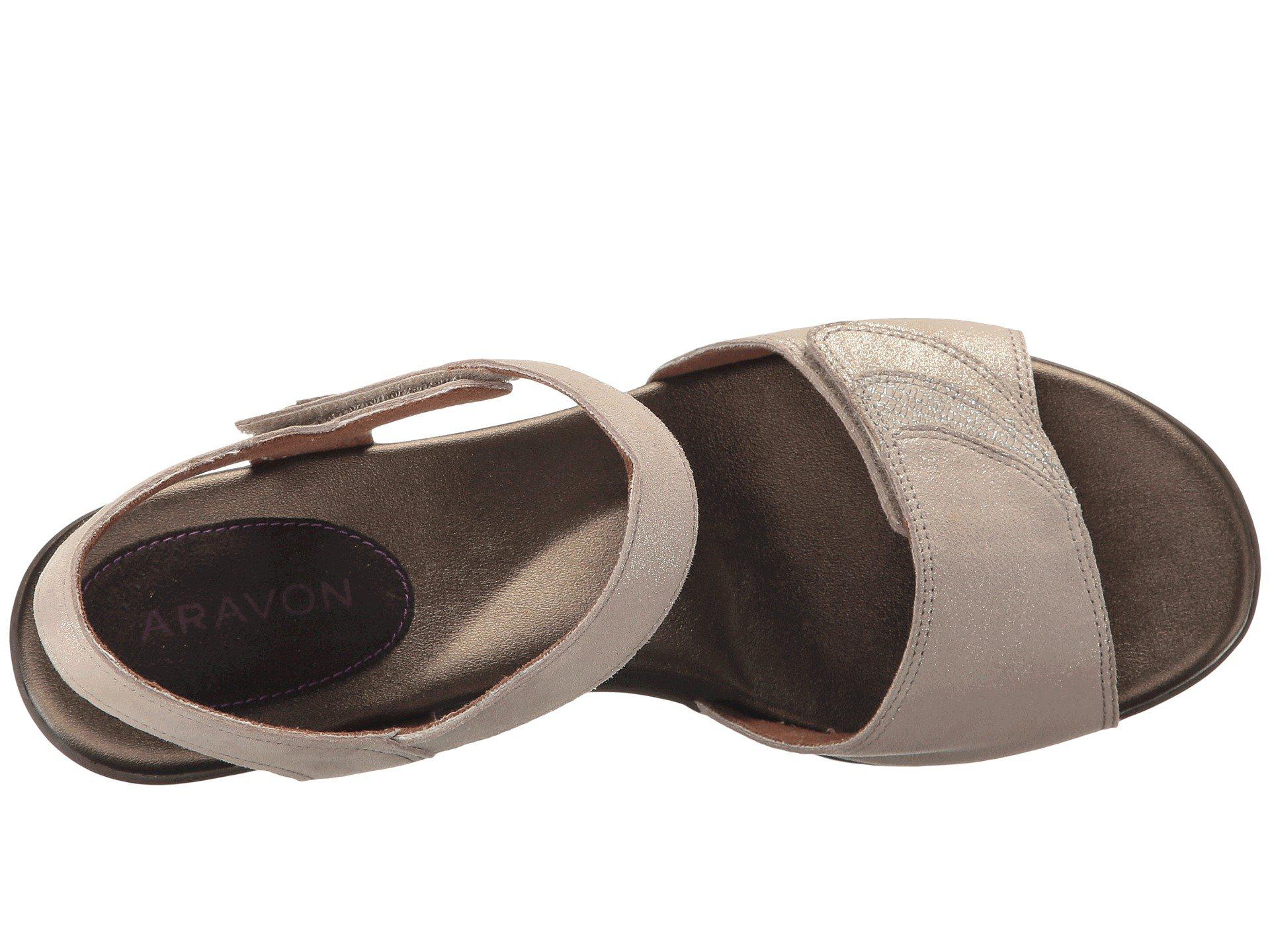 Aravon Leather Medici Sandal in Metallic - Lyst