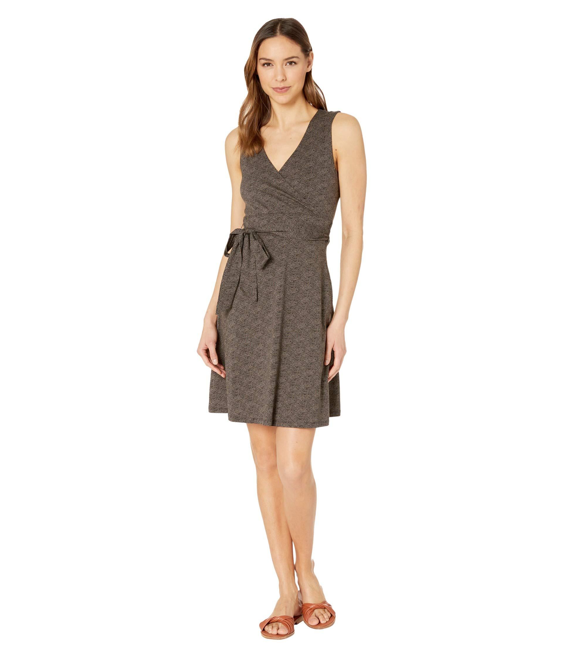cue evening wear
