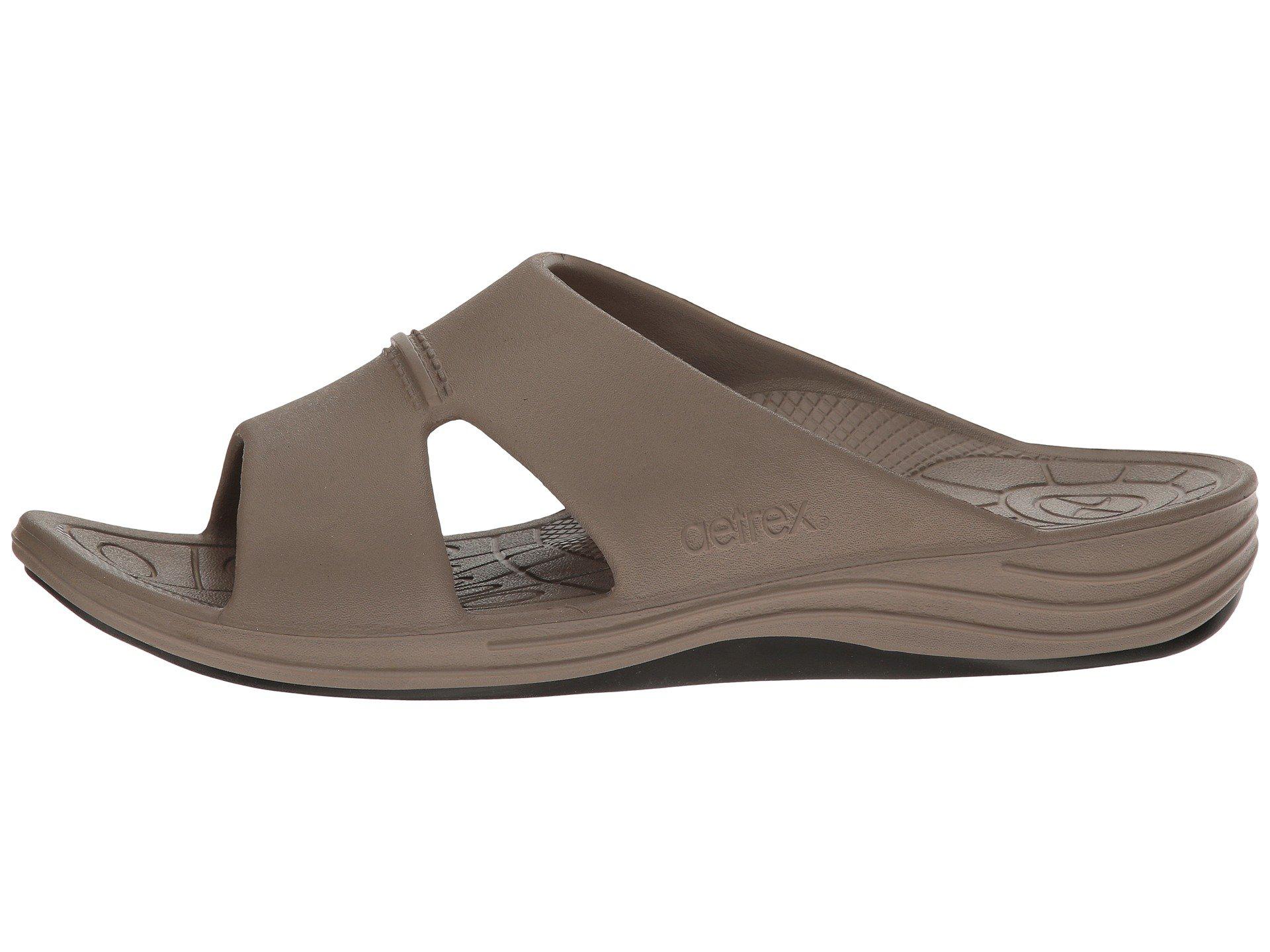 aetrex lynco sandals