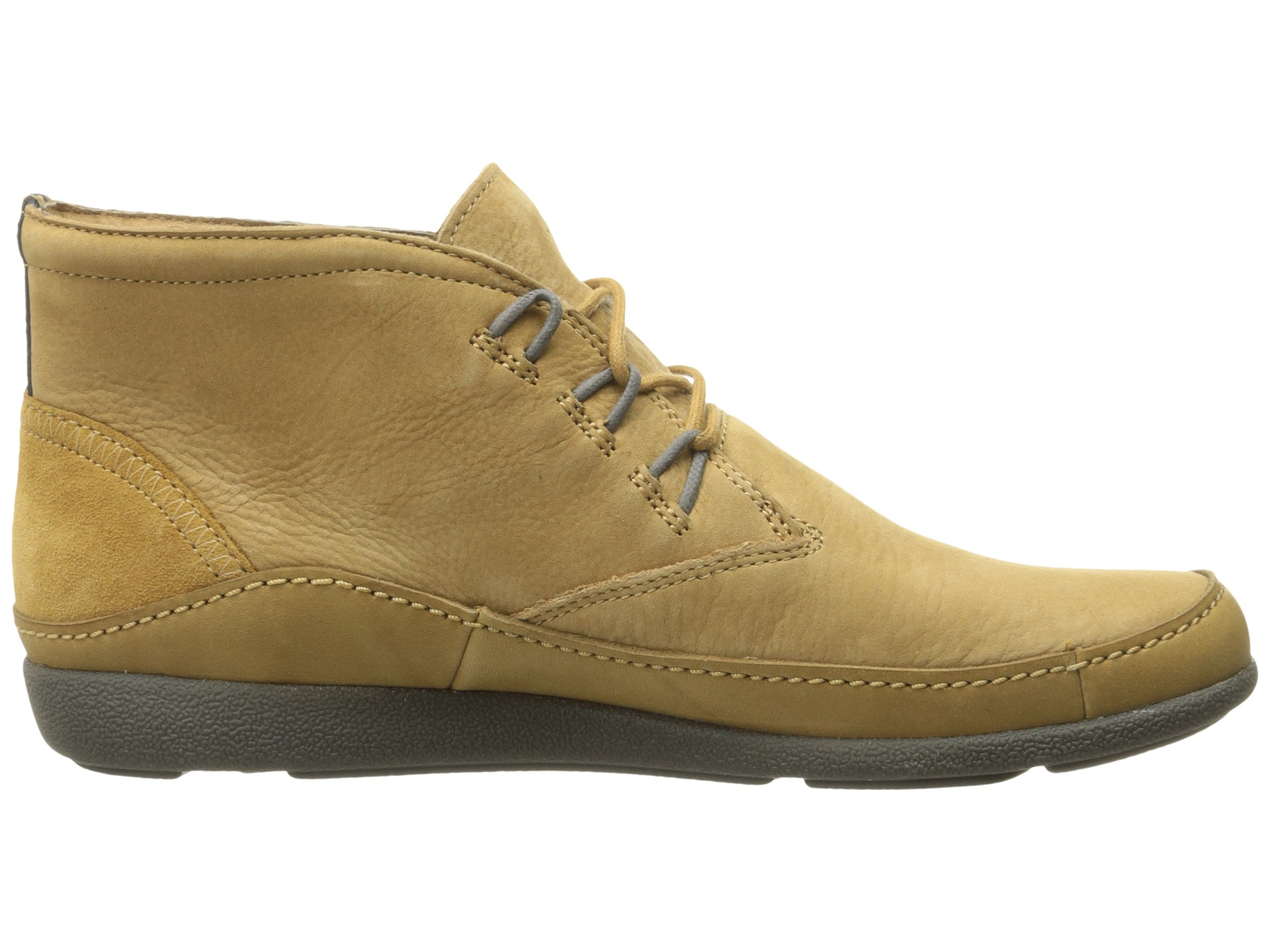 chaco chukka boots