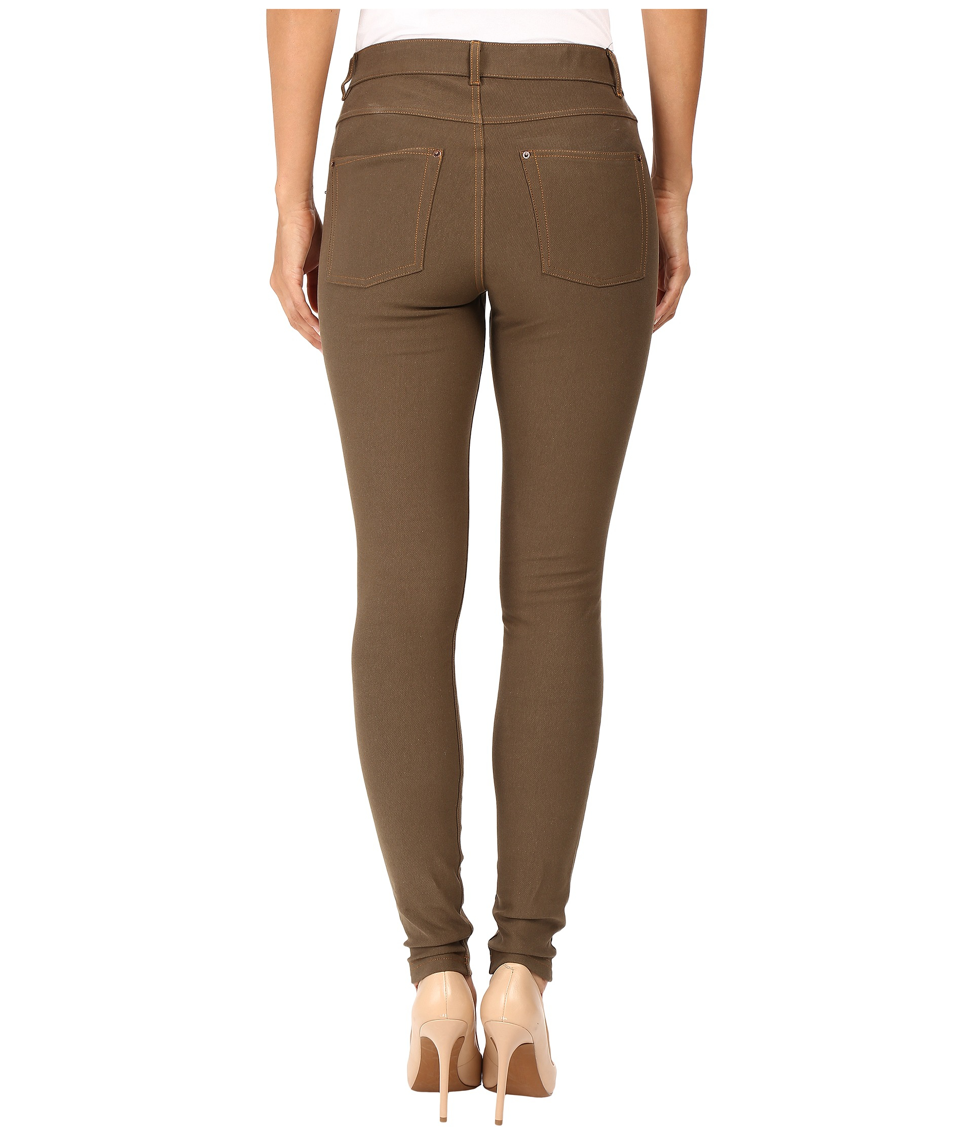 what color top goes with brown leggings women's