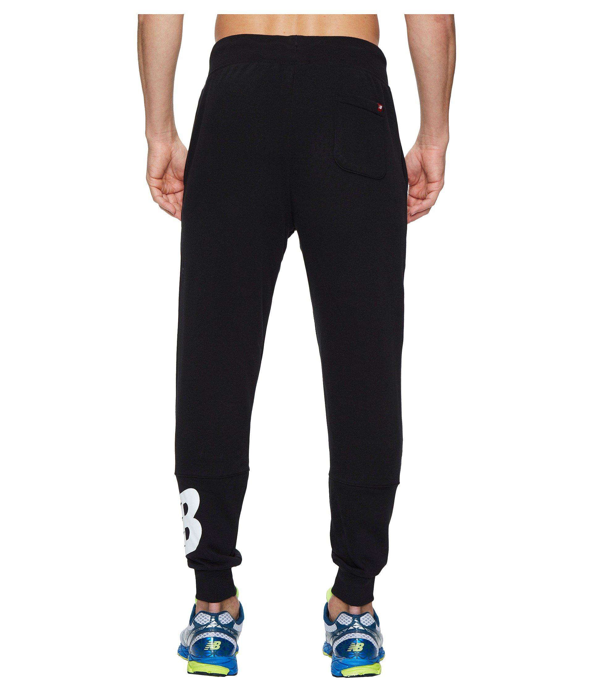 New Balance Cotton Essentials Ft Graphic Sweatpants in Black for Men - Lyst
