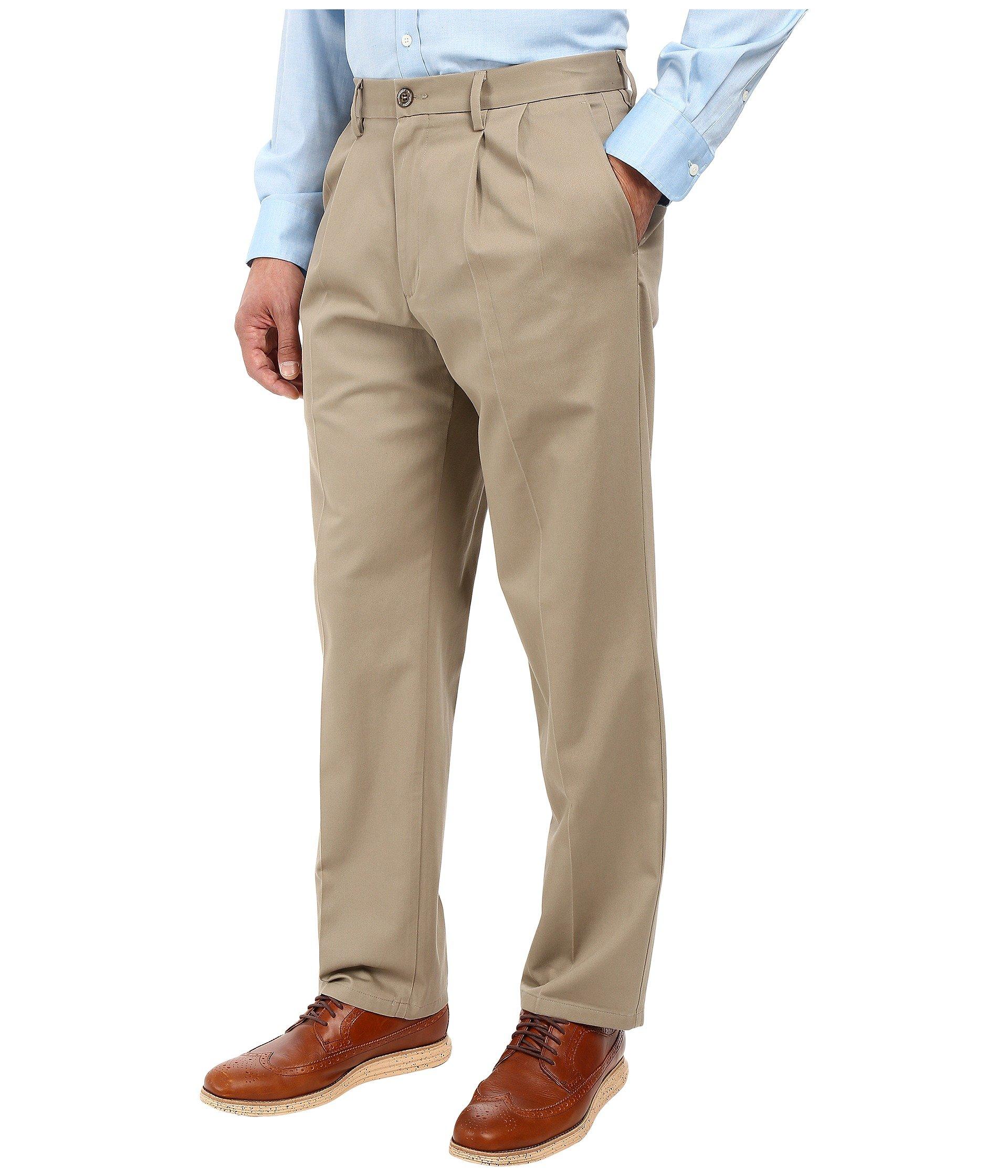Dockers Cotton Signature Khaki D3 Classic Fit Pleated in Beige (Natural) for Men - Lyst